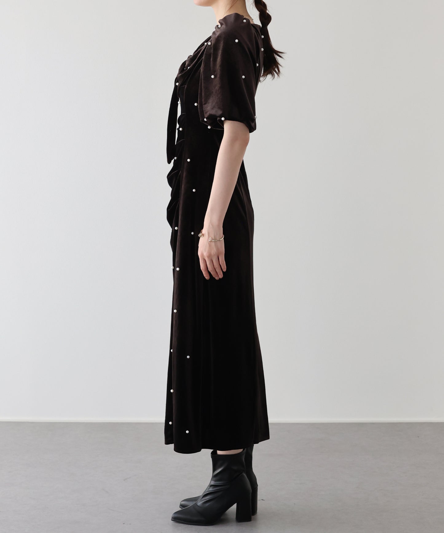 【早割5％OFF】《2サイズ展開》リボンパールベロアドレス