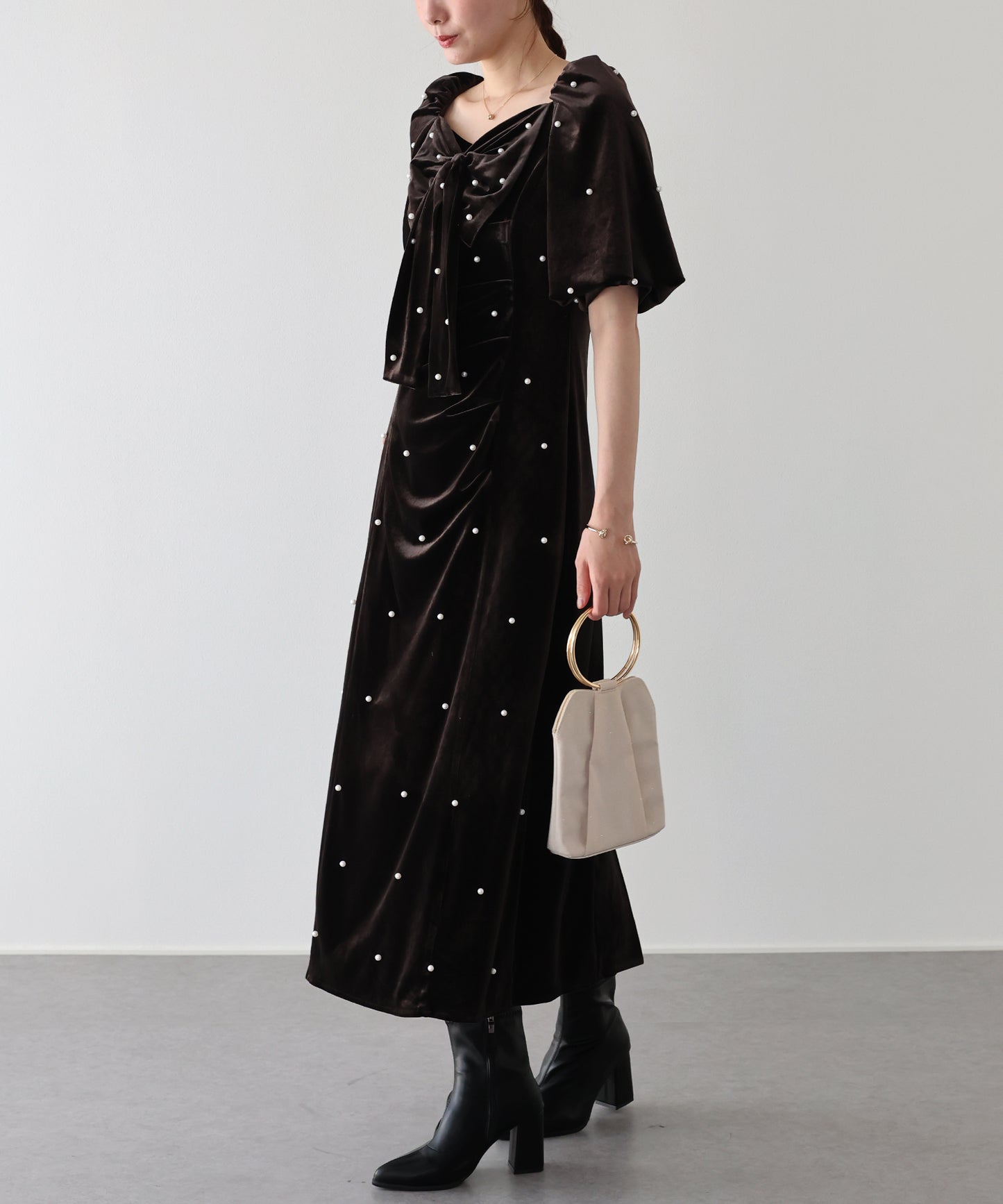 【早割5％OFF】《2サイズ展開》リボンパールベロアドレス