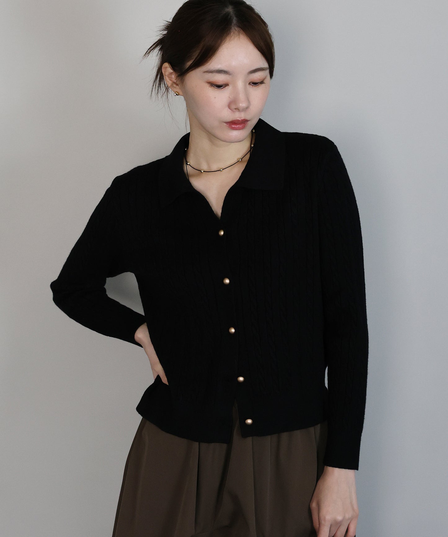 【早割5％OFF】ゴールドボタンケーブルニットカーディガン[ J by blue ]