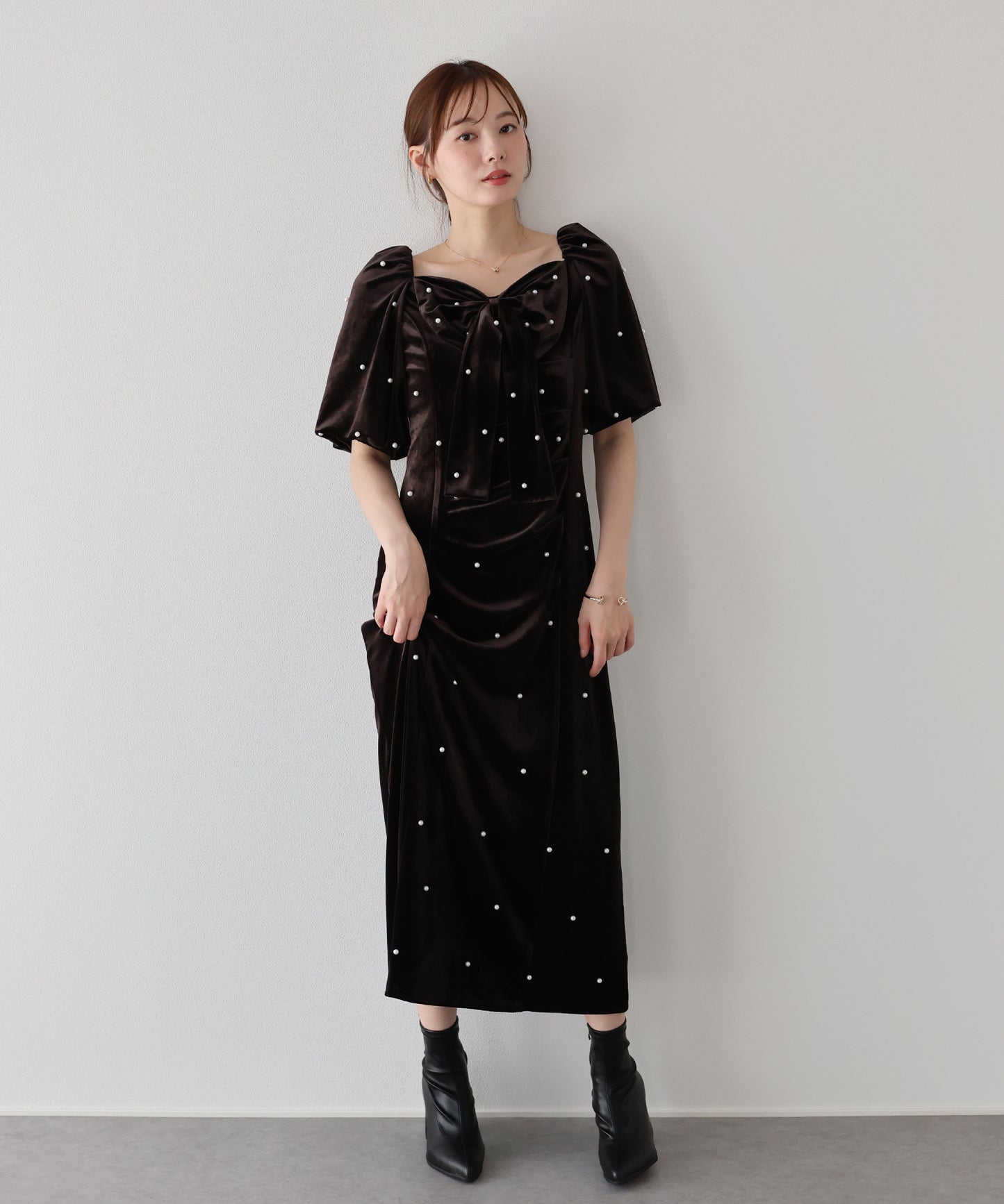 【早割5％OFF】《2サイズ展開》リボンパールベロアドレス