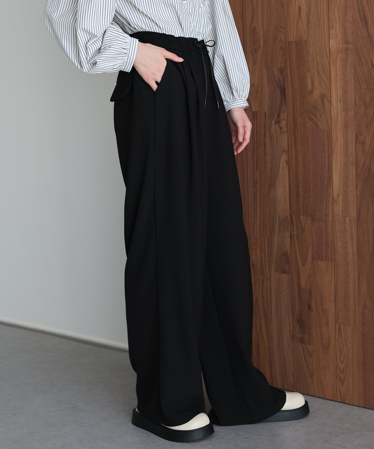 レザードロストワイドパンツ