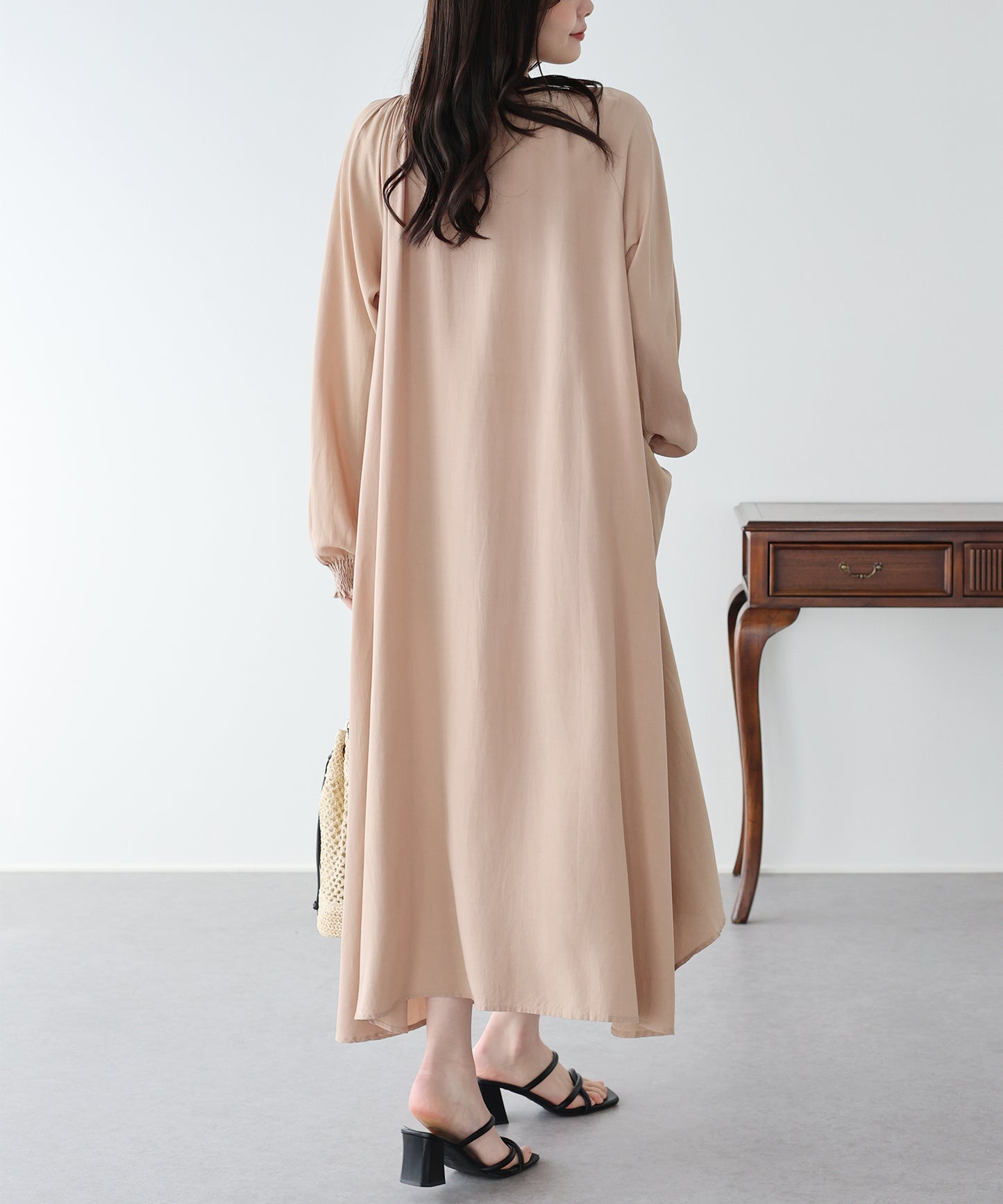 【早割5％OFF】フラワー刺繍ワンピース