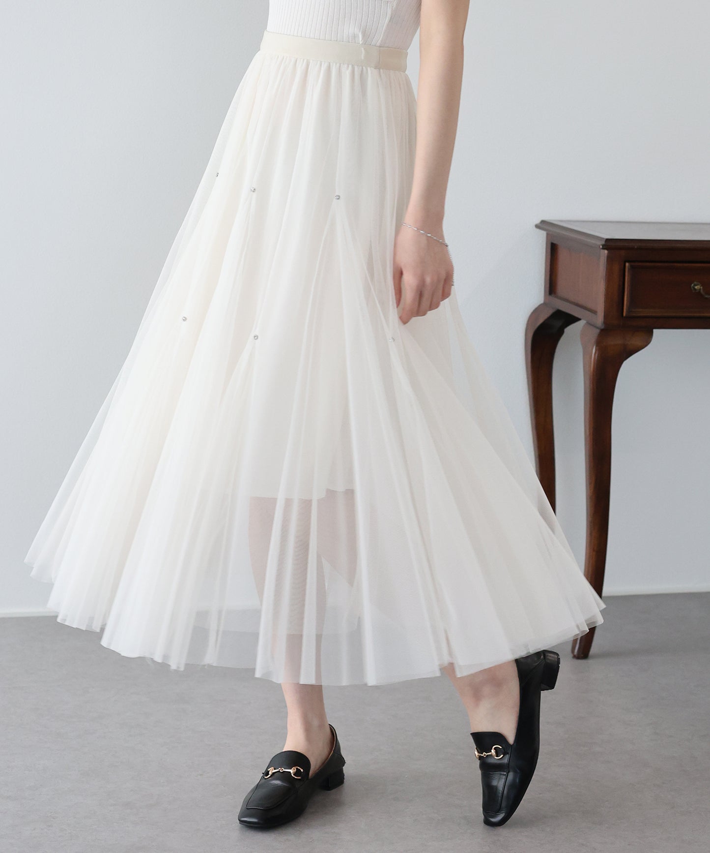 ビジュー付きチュールスカート