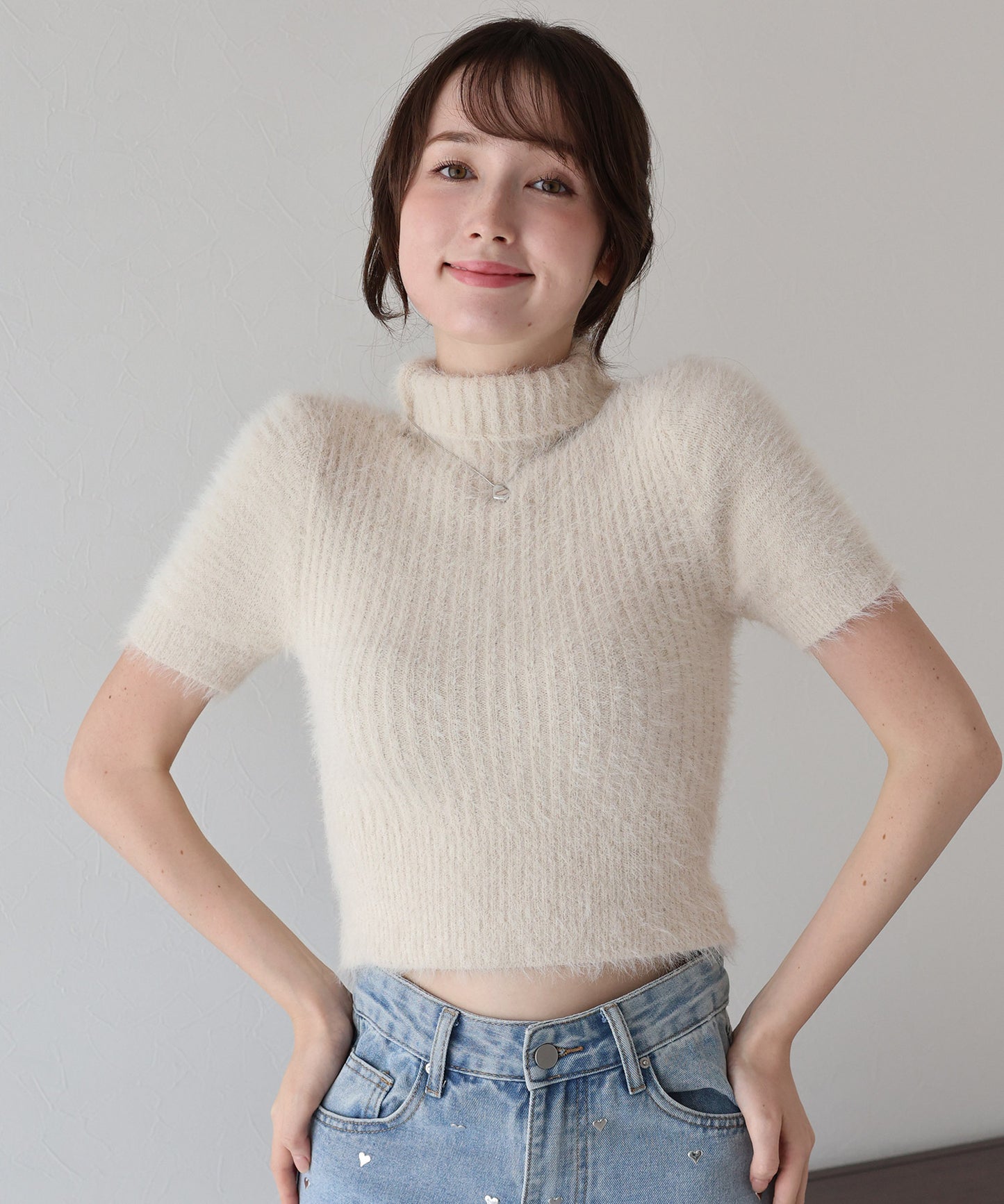 ハイネックシャギーニット