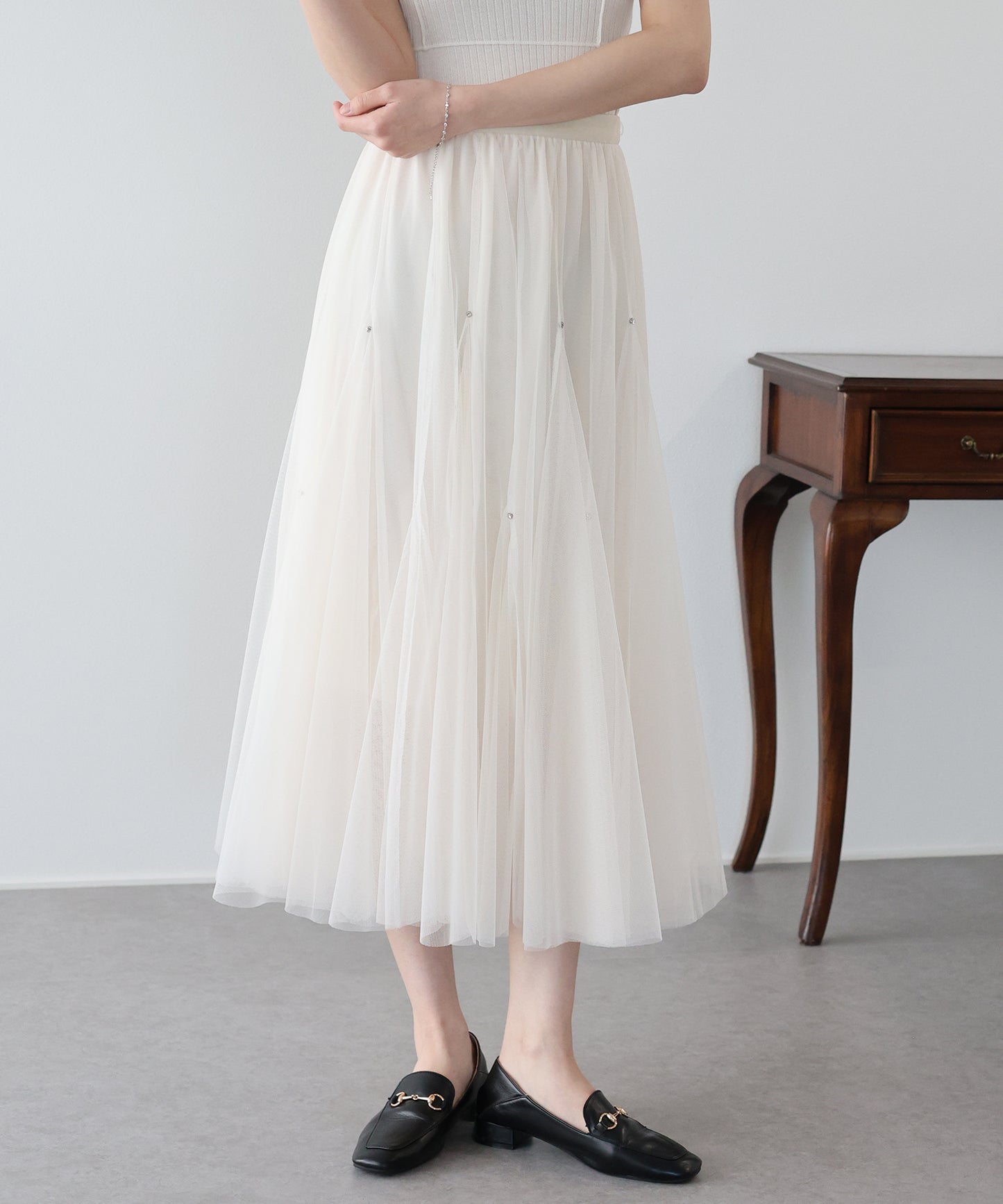 ビジュー付きチュールスカート