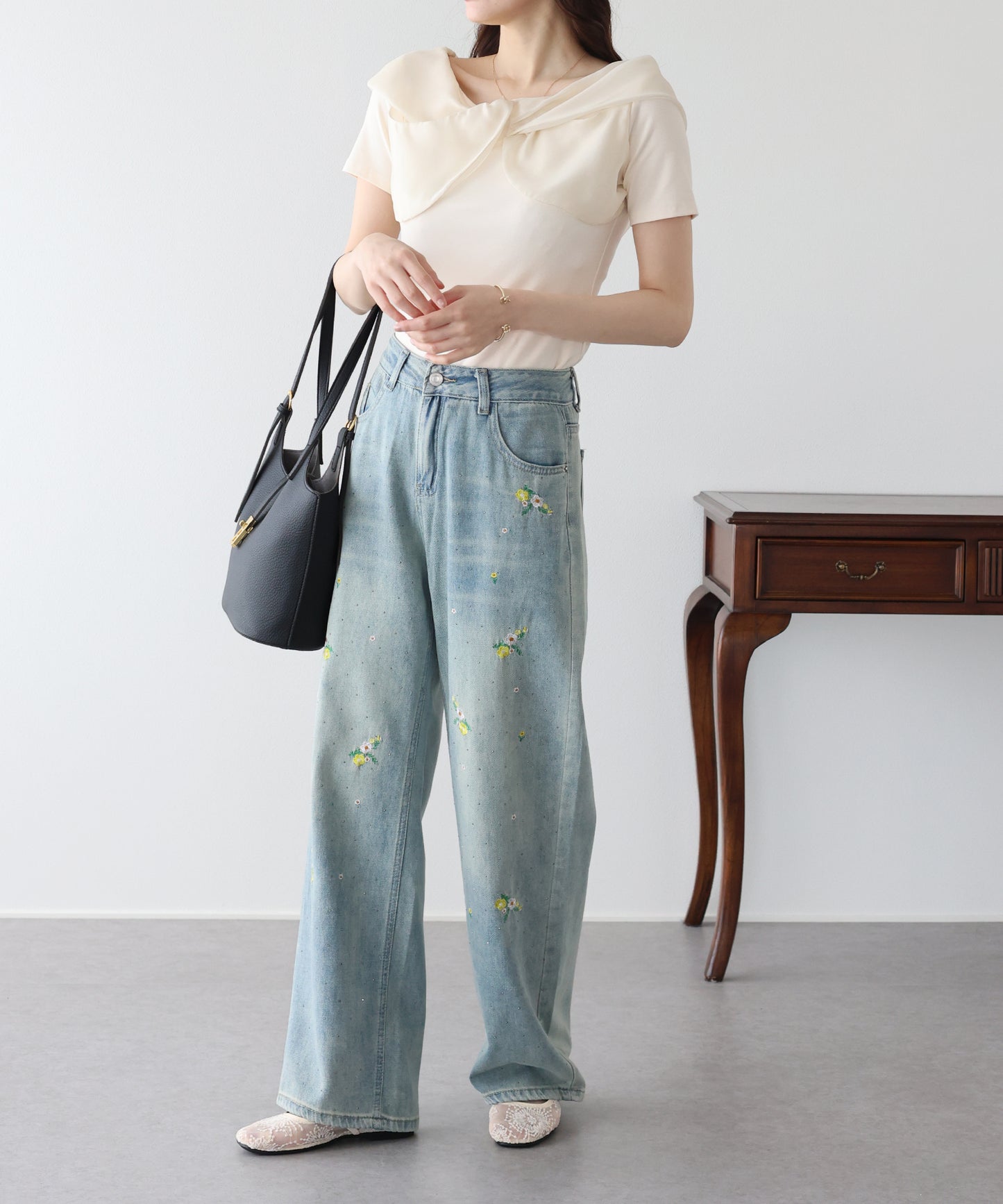 【早割5％OFF】フラワー刺繍デニムパンツ