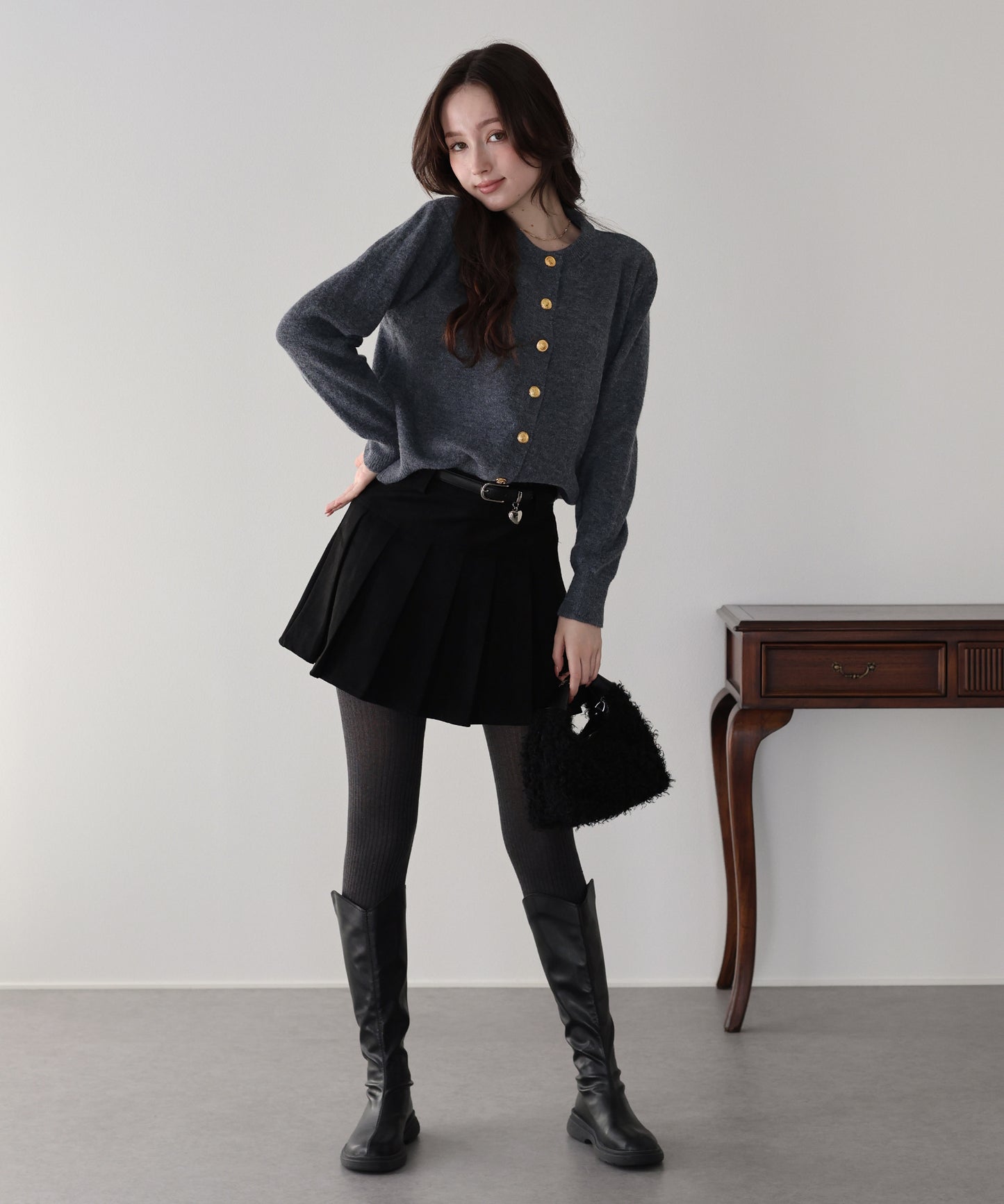 【早割5％OFF】金ボタンクルーネックカーディガン