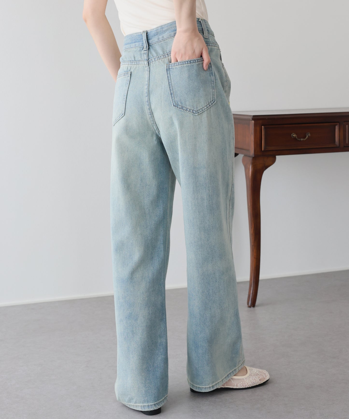 【早割5％OFF】フラワー刺繍デニムパンツ