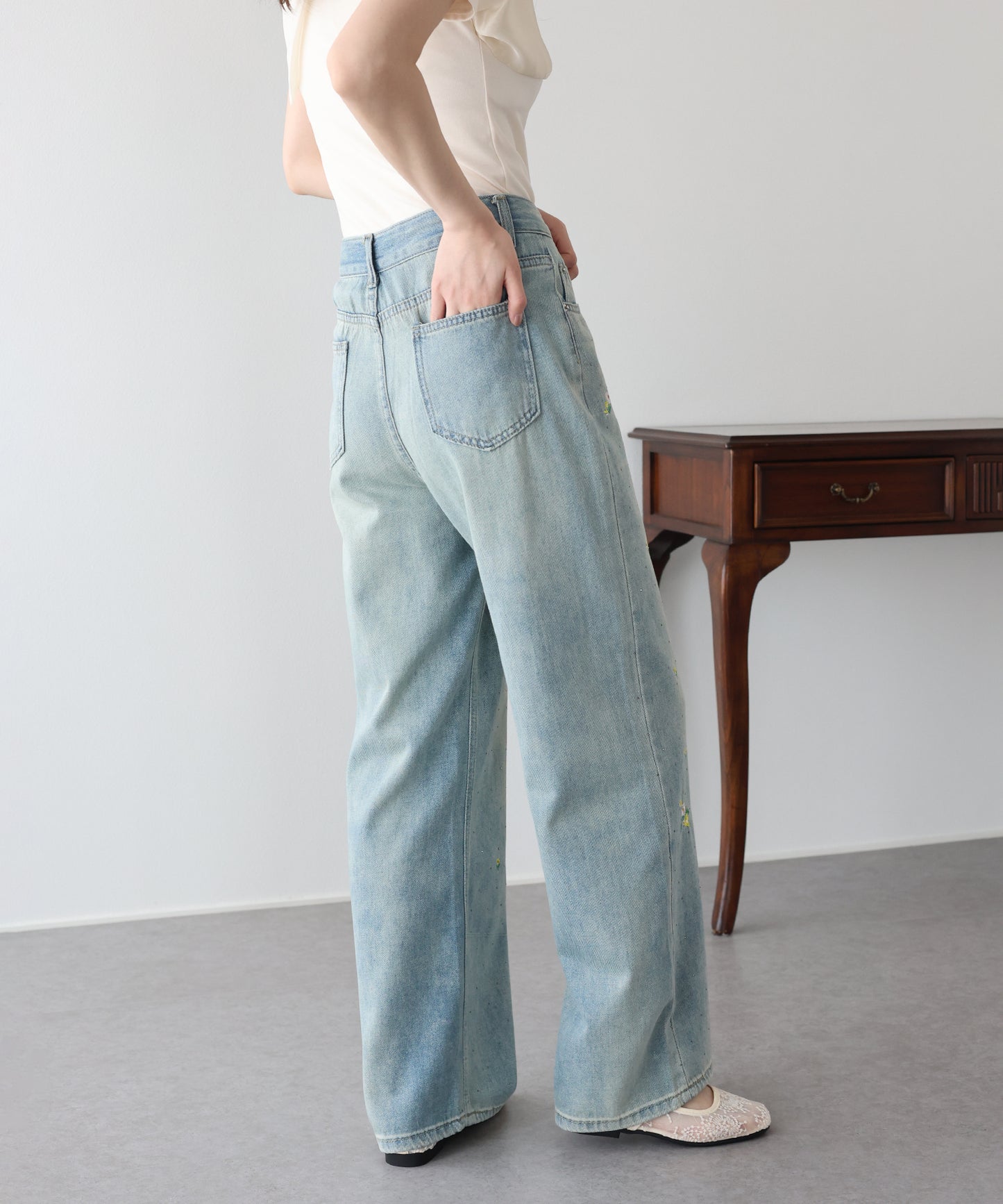 【早割5％OFF】フラワー刺繍デニムパンツ