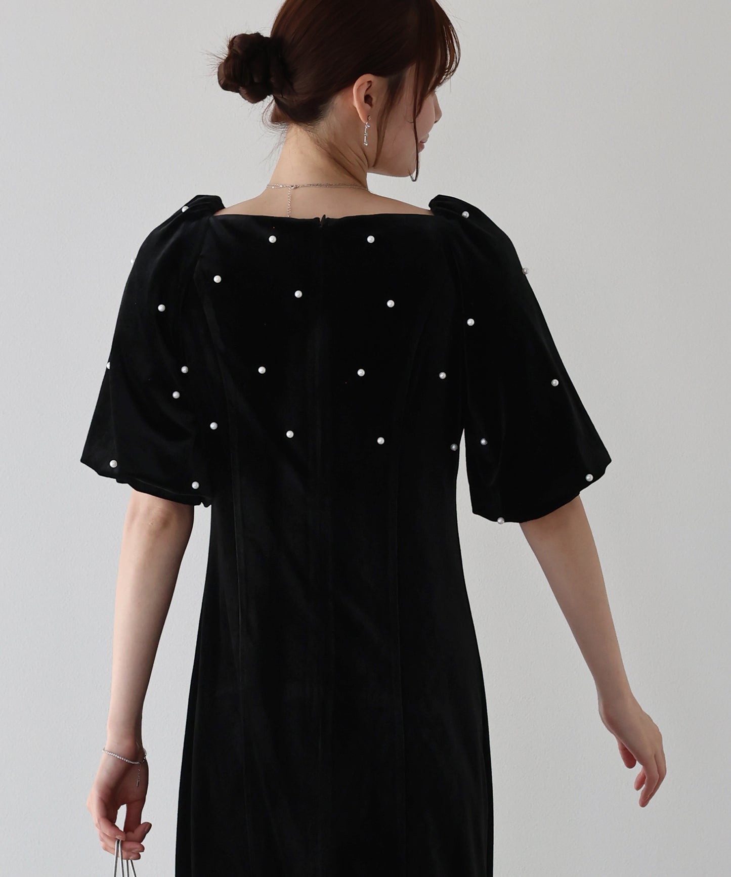 【早割5％OFF】《2サイズ展開》リボンパールベロアドレス