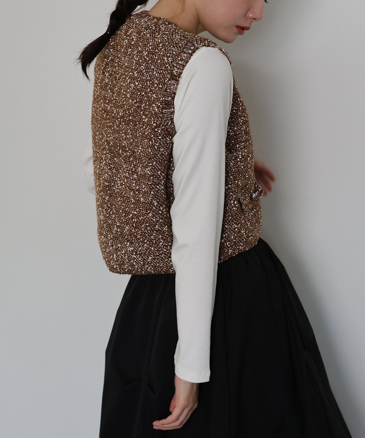 ニュアンスボタンメランジニットベスト[ J by blue ]