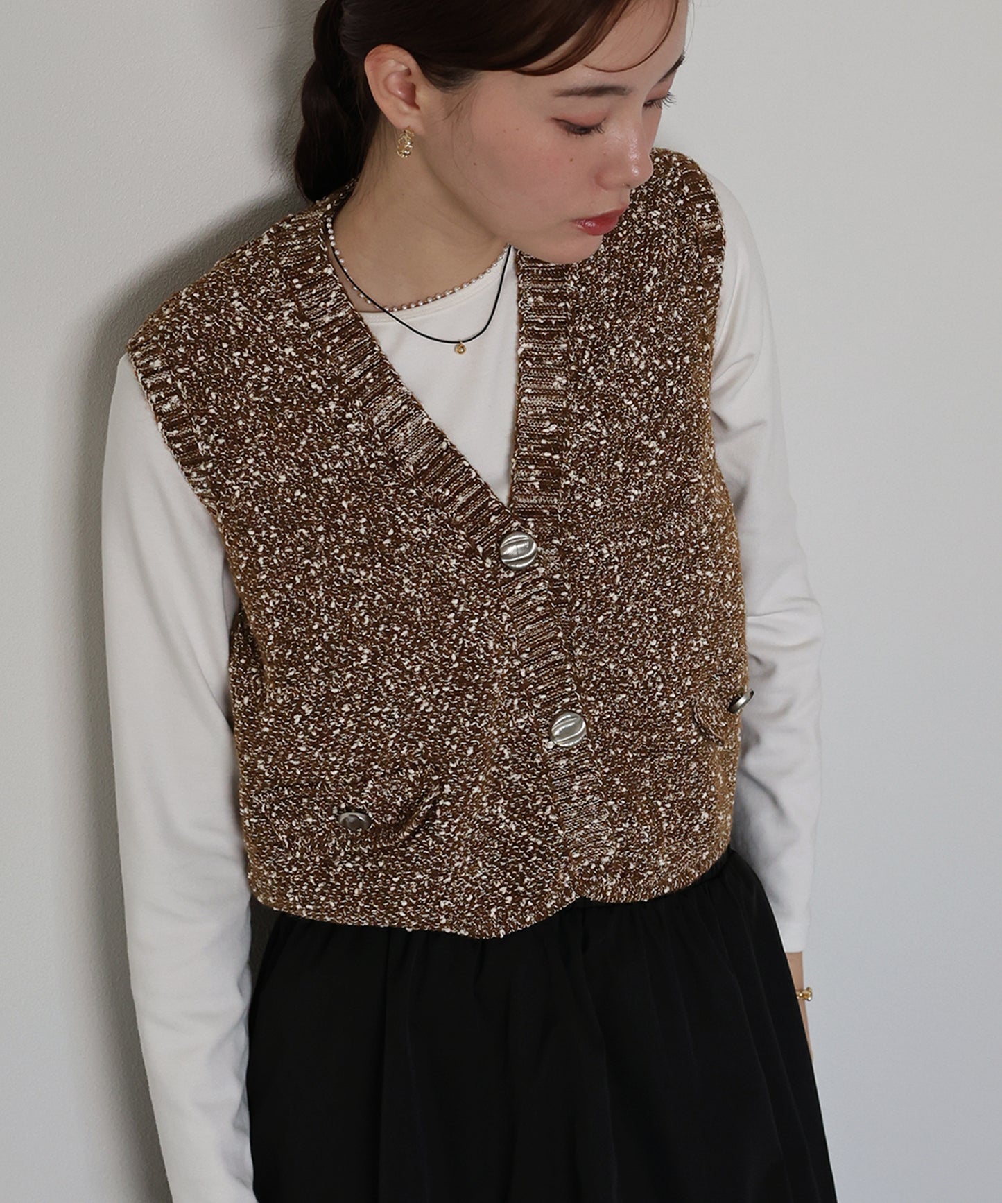 ニュアンスボタンメランジニットベスト[ J by blue ]