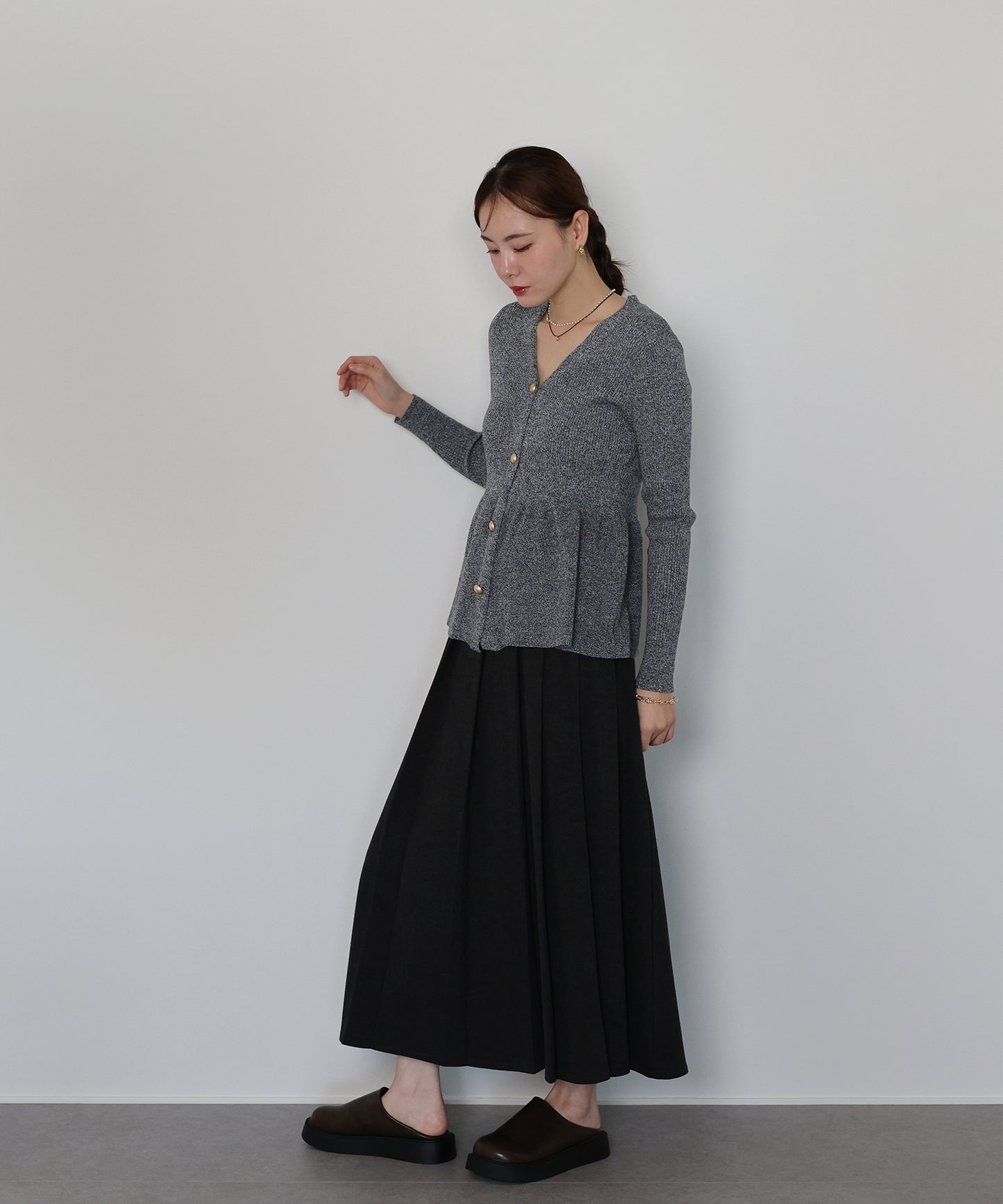 ゴールドボタンペプラムカーディガン[J by blue]