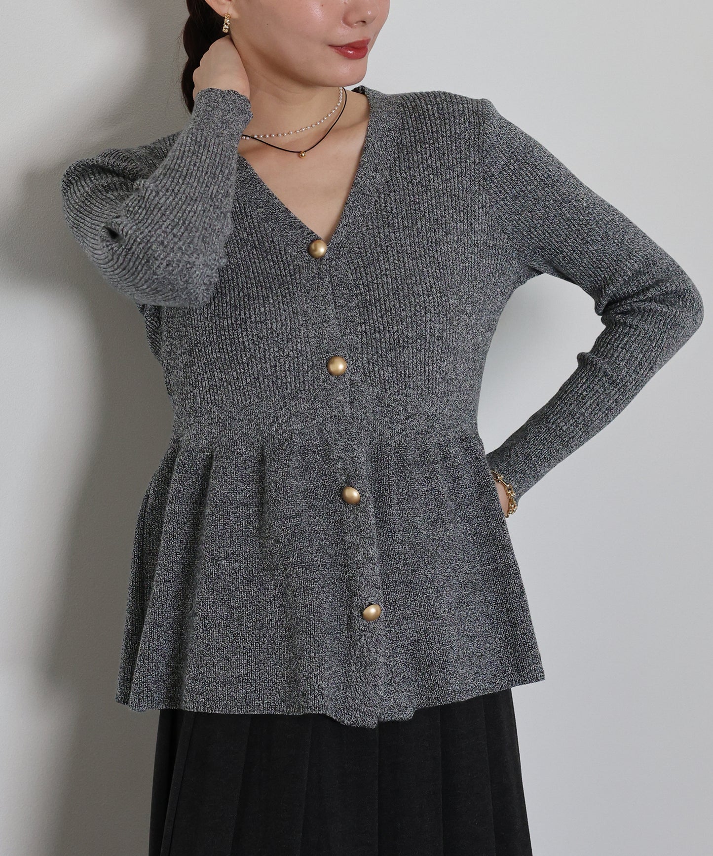 ゴールドボタンペプラムカーディガン[J by blue]