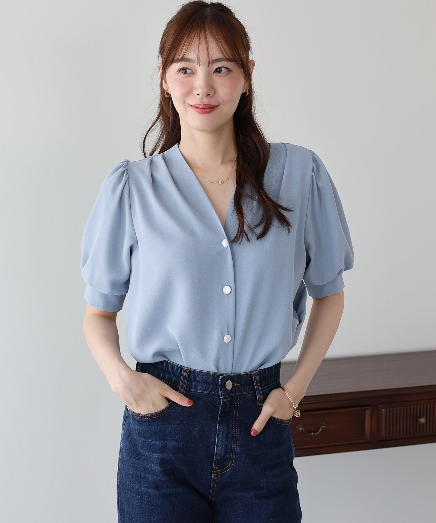 펄 도트 버튼 블라우스
