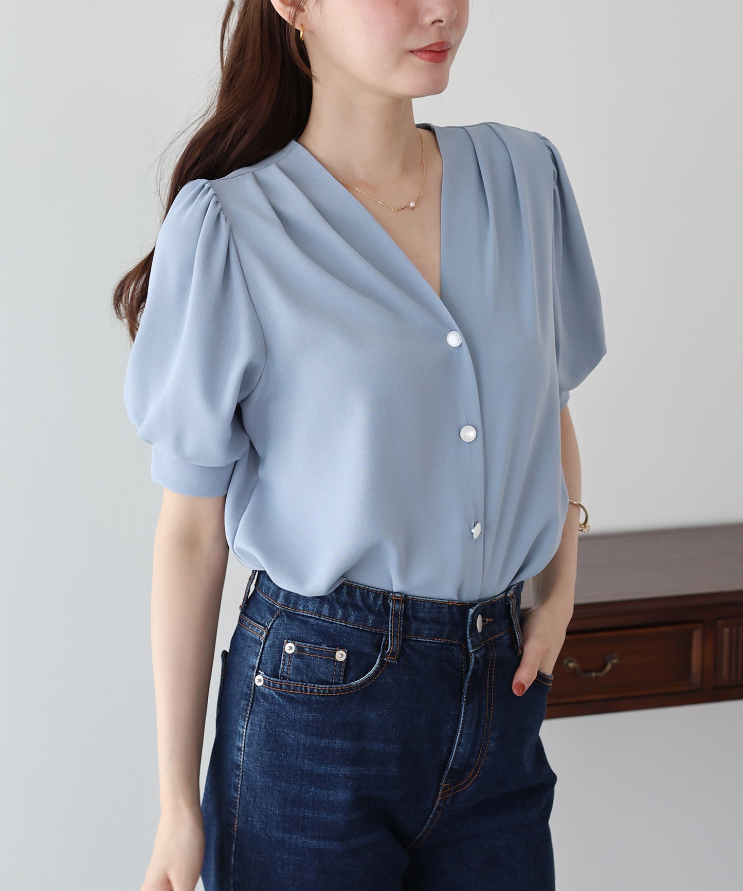 펄 도트 버튼 블라우스