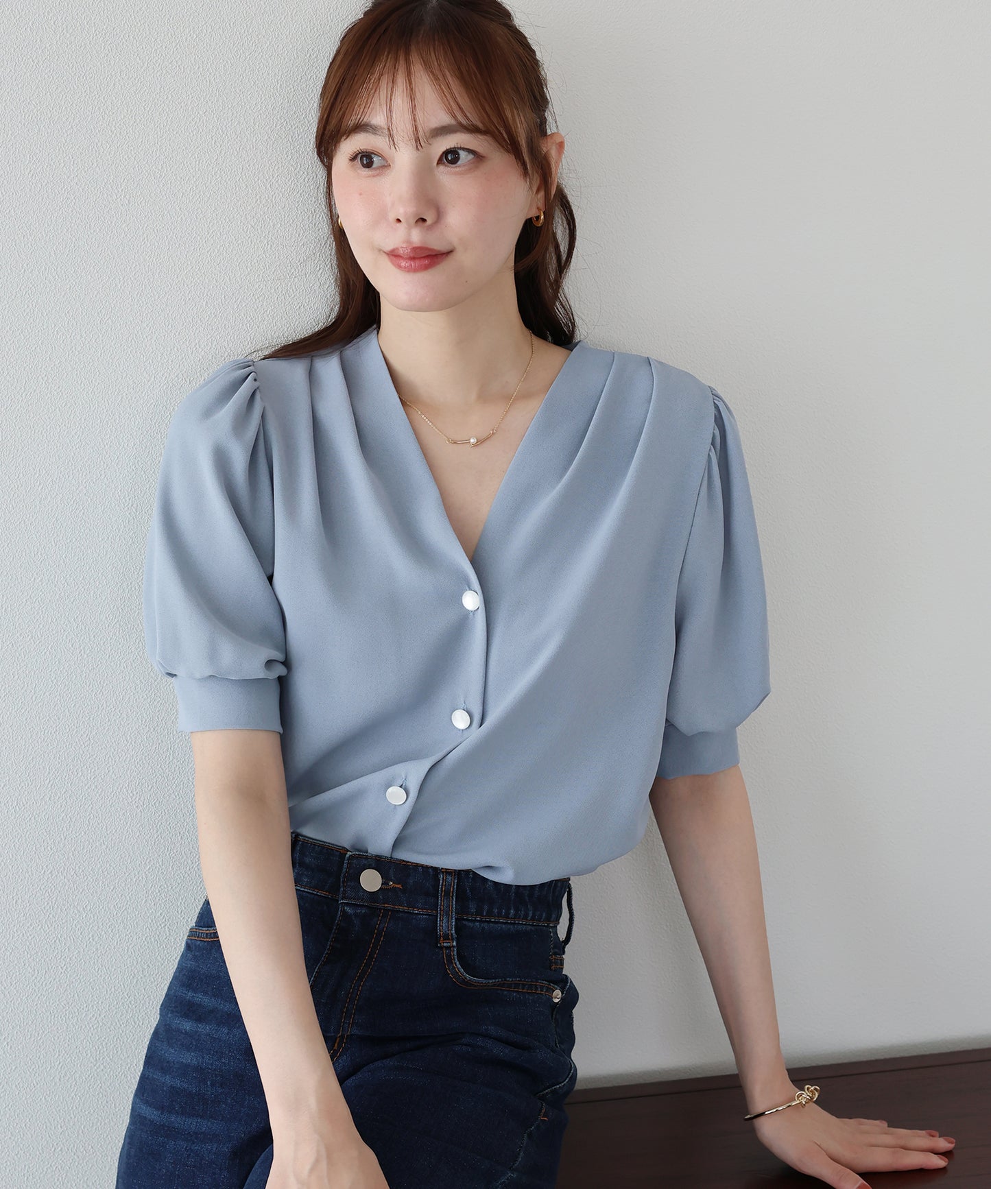 펄 도트 버튼 블라우스