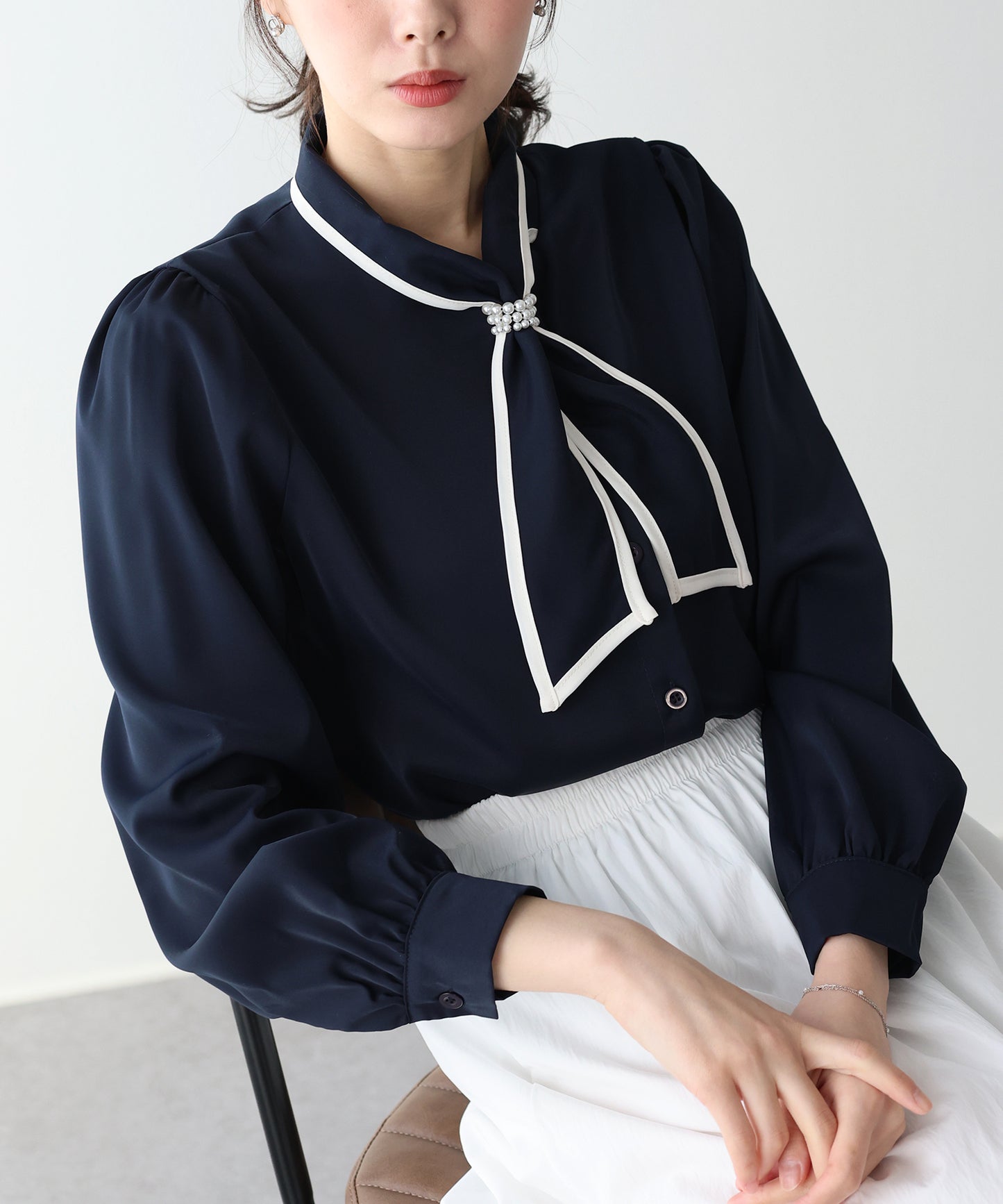 【早割5％OFF】パールバイカラーボウタイブラウス