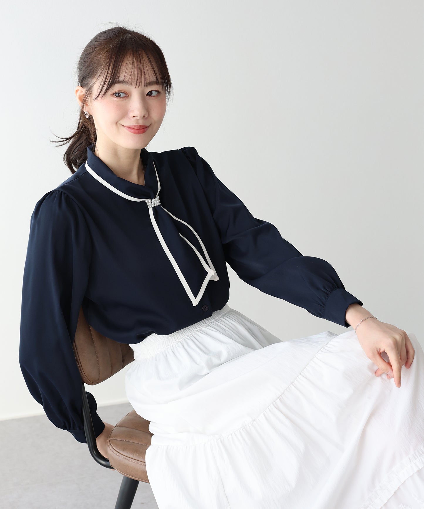 【早割5％OFF】パールバイカラーボウタイブラウス