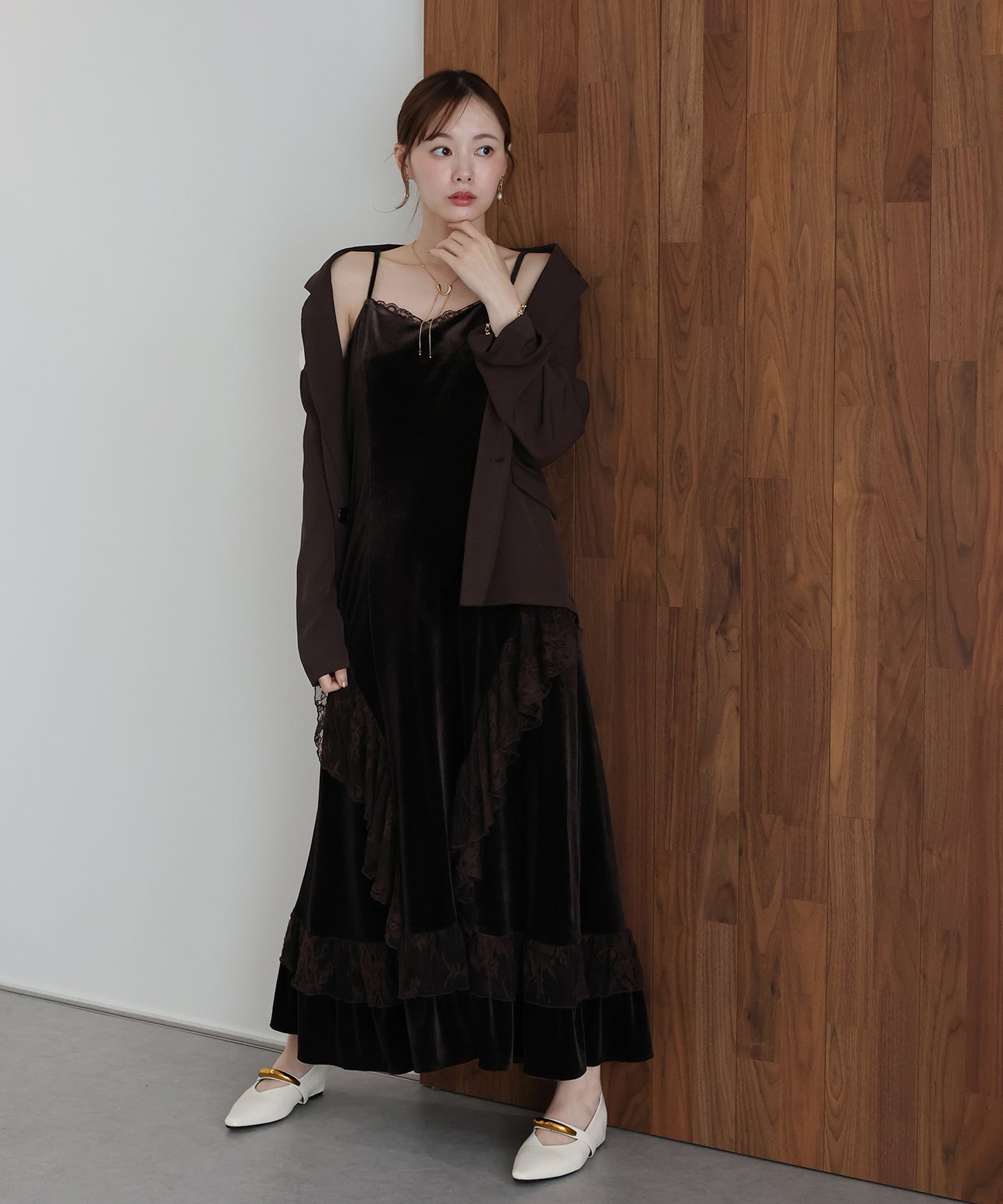 【早割5％OFF】《2サイズ展開》 ベロアキャミワンピース ＋ テーラードジャケット