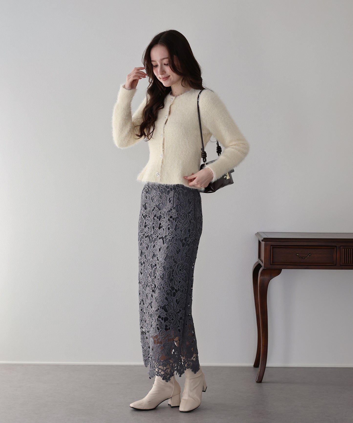 【早割5％OFF】シャギーペプラムカーディガン