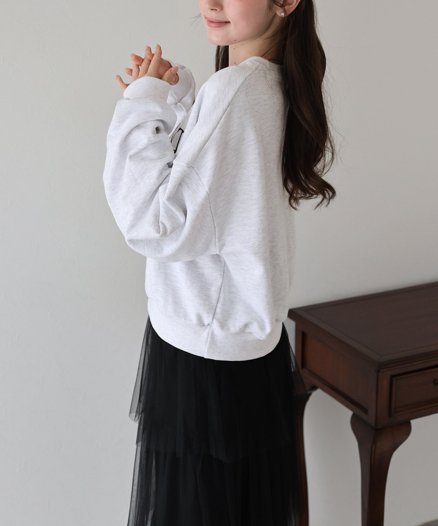 【TIME SALE】レタリング刺繍ショート丈スウェット