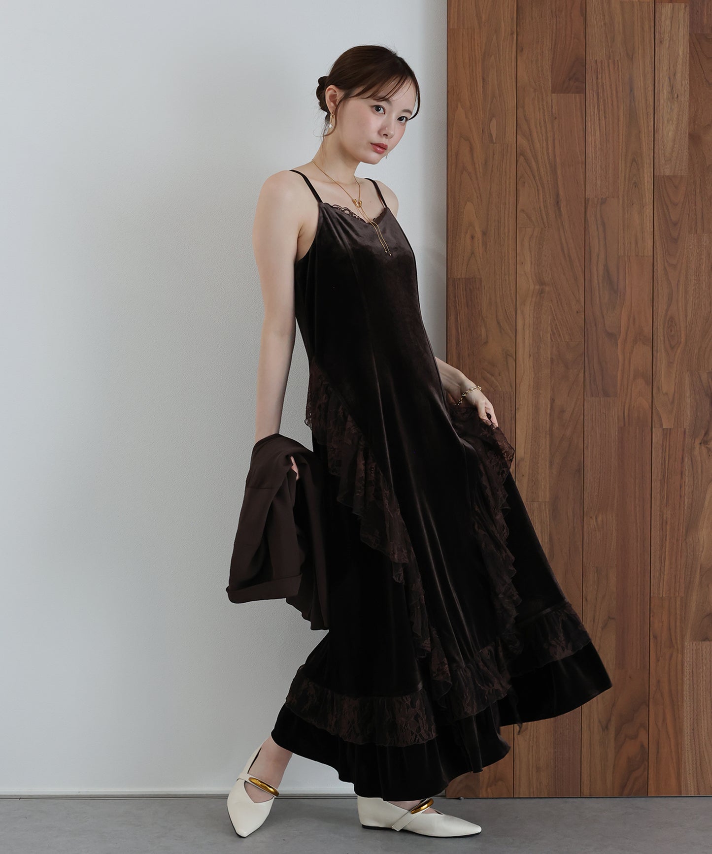 【早割5％OFF】《2サイズ展開》 ベロアキャミワンピース ＋ テーラードジャケット