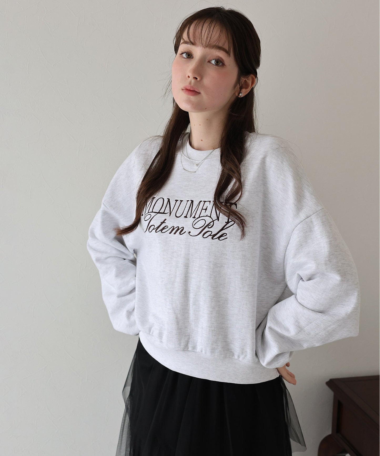 【TIME SALE】レタリング刺繍ショート丈スウェット