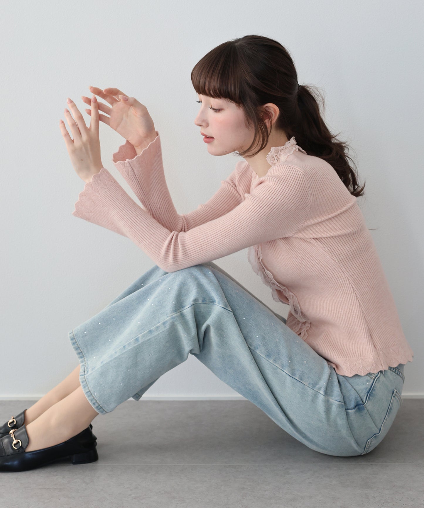フロントレースフリルニット