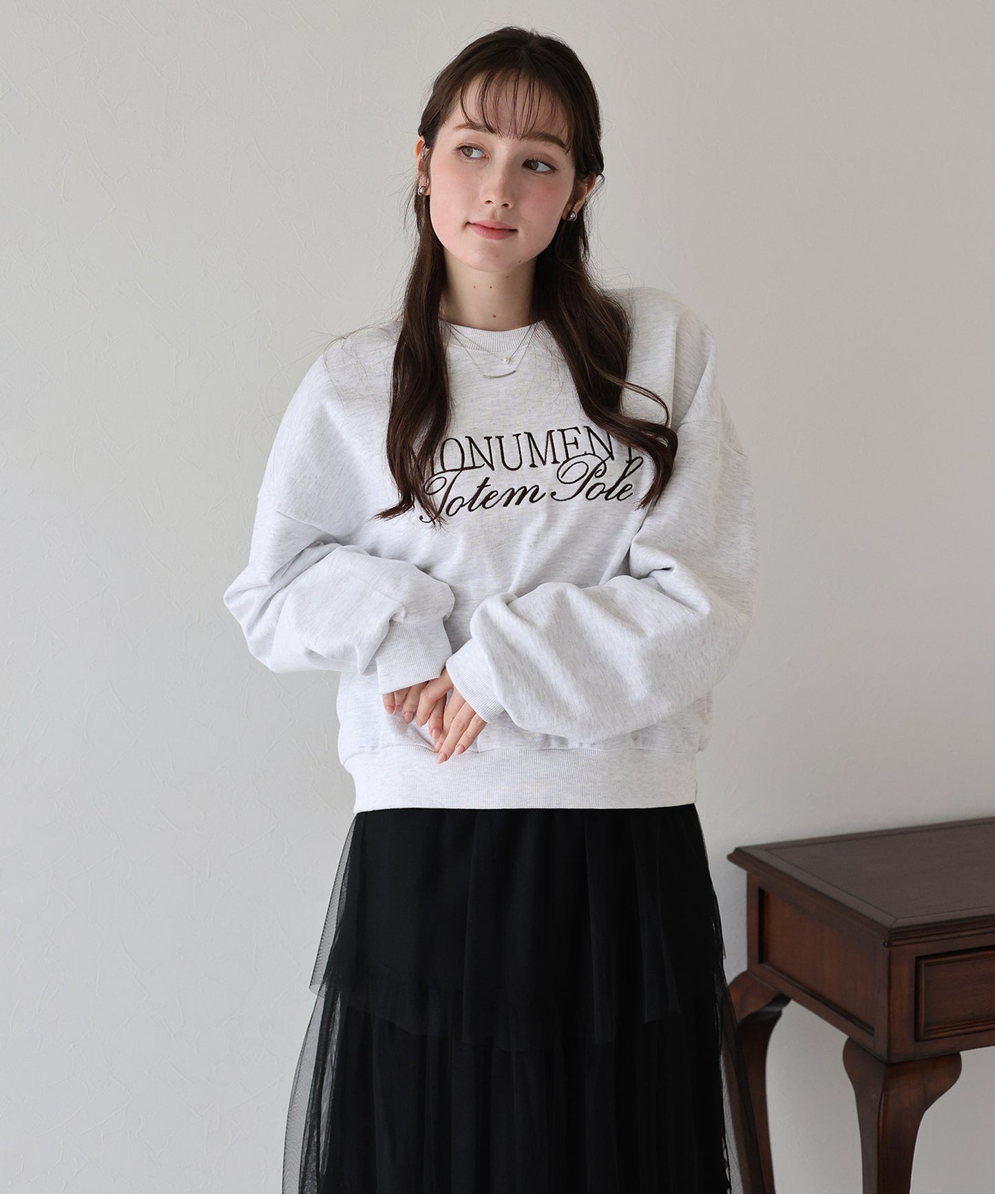 【TIME SALE】レタリング刺繍ショート丈スウェット