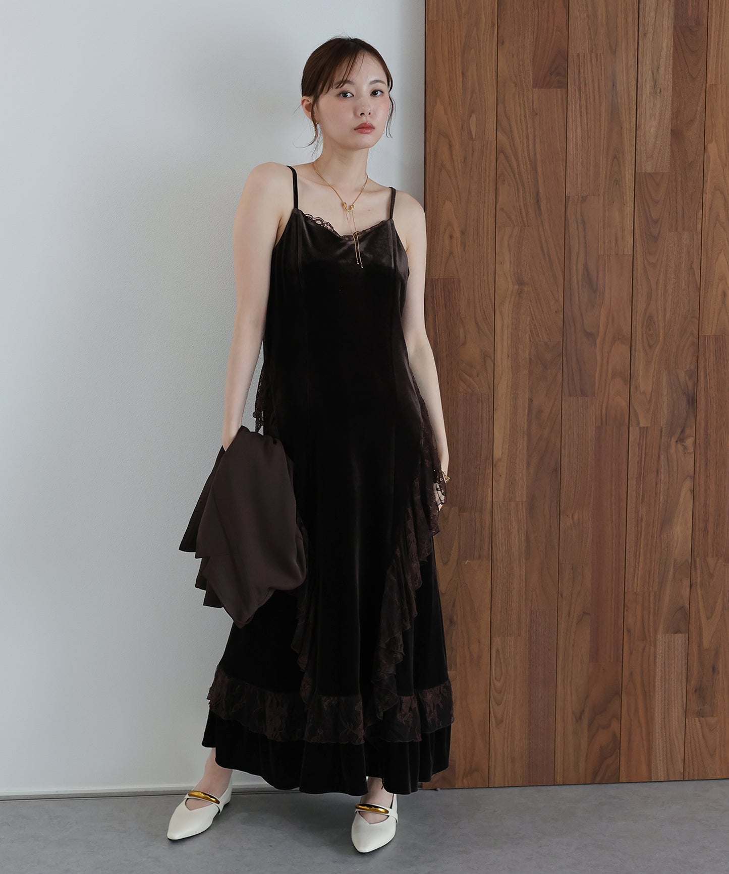 【早割5％OFF】《2サイズ展開》 ベロアキャミワンピース ＋ テーラードジャケット