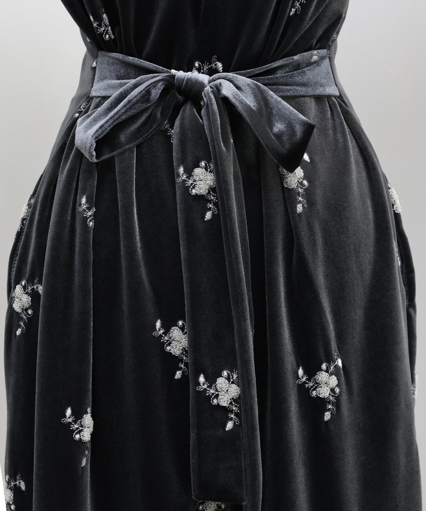 フラワー刺繍ハートネックベロアワンピース