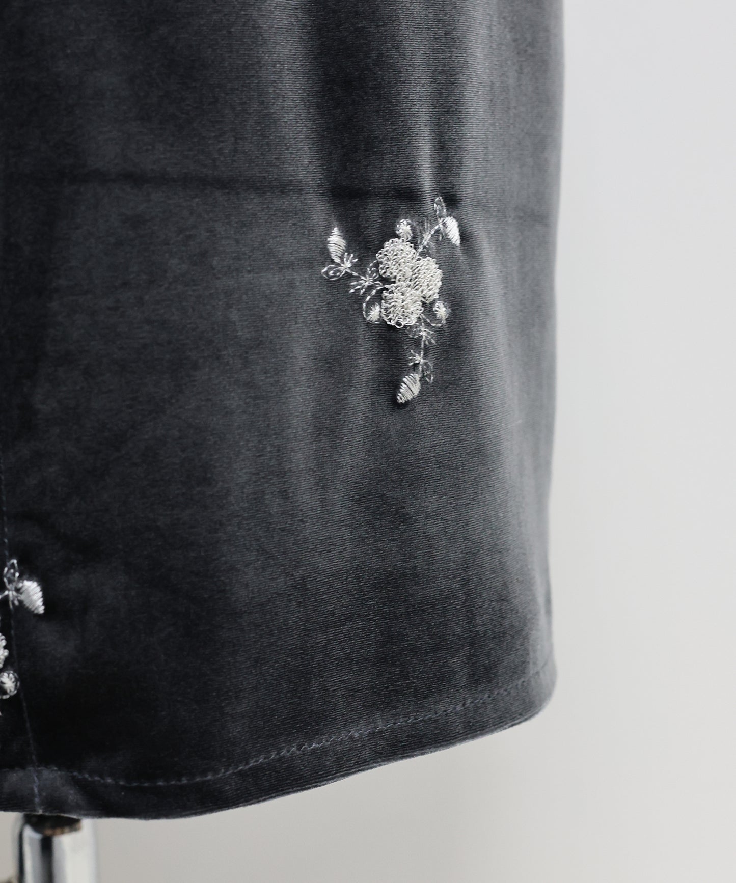 フラワー刺繍ハートネックベロアワンピース