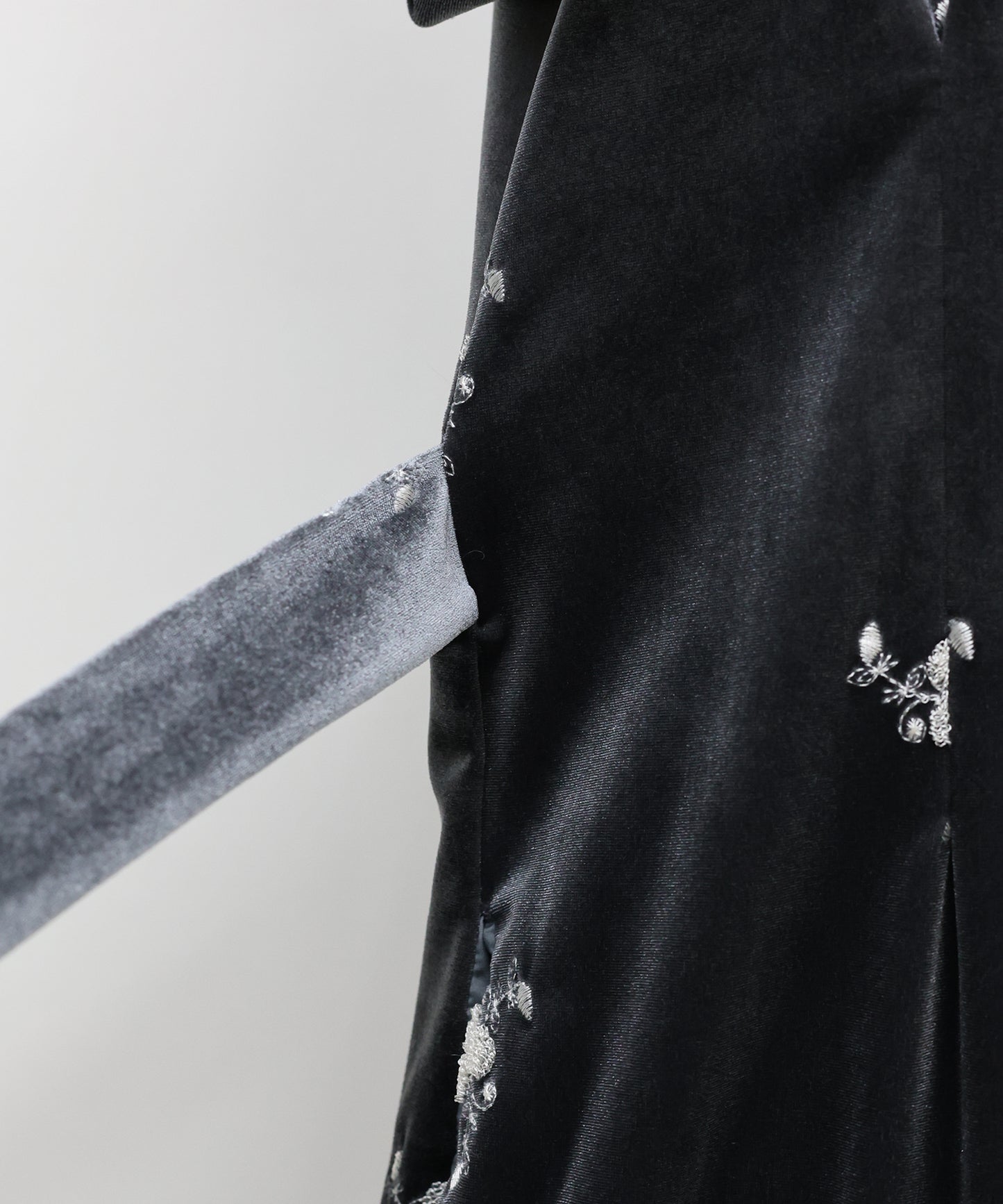 フラワー刺繍ハートネックベロアワンピース