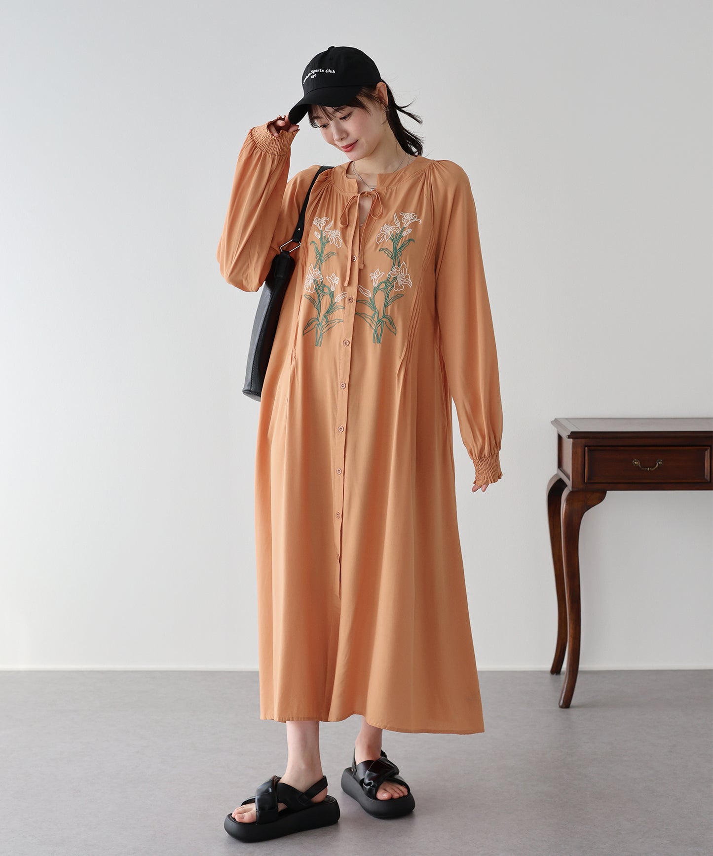 【早割5％OFF】フラワー刺繍ワンピース