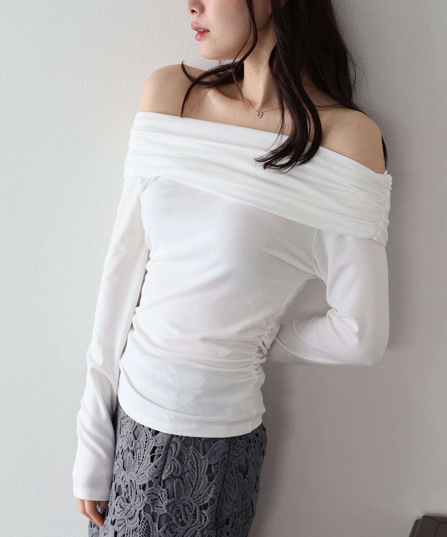 【早割5％OFF】ギャザーオフショルダーカットソー【ネコポス】