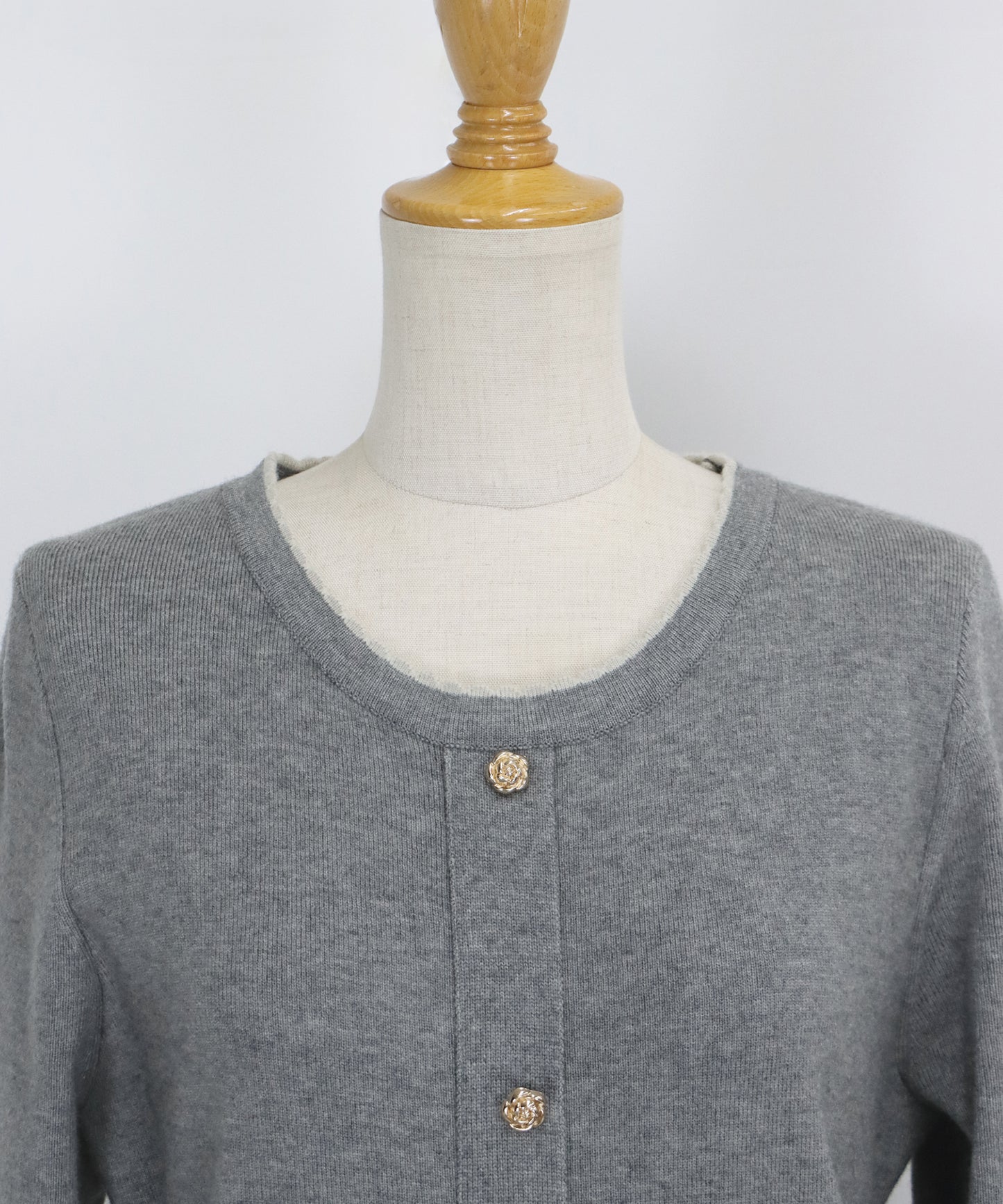 金ボタンニットワンピース