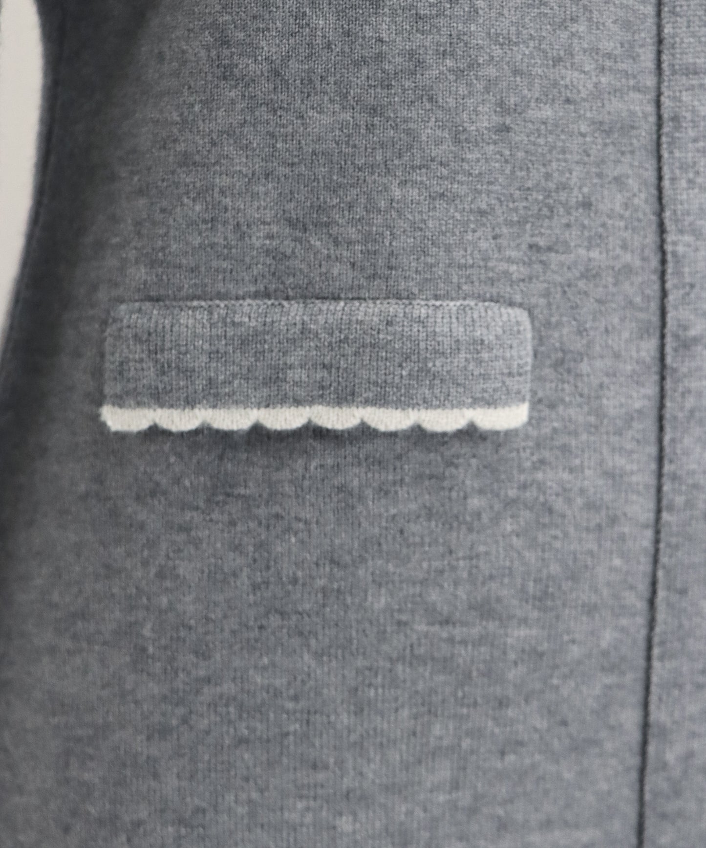 金ボタンニットワンピース