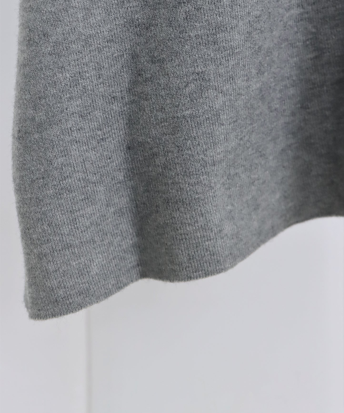 金ボタンニットワンピース