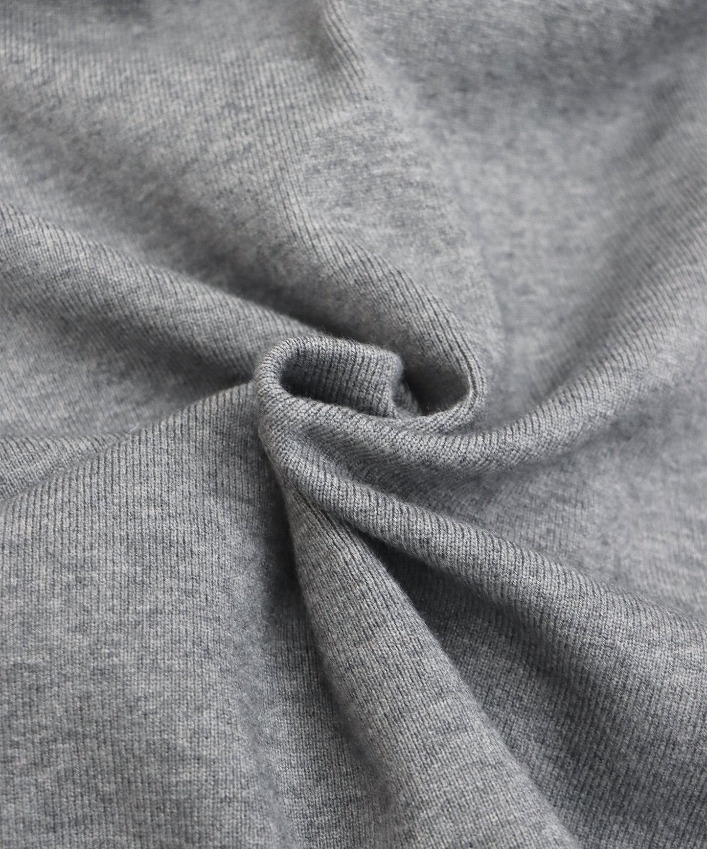 金ボタンニットワンピース