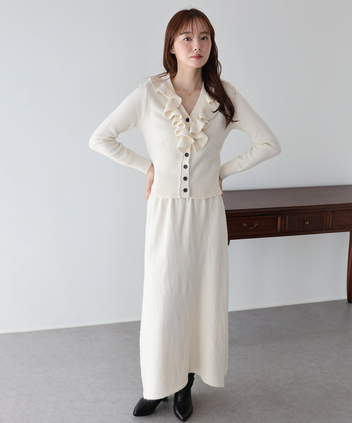 【早割5％OFF】ラッフルフリルカーディガン＆ニットスカート セットアップ
