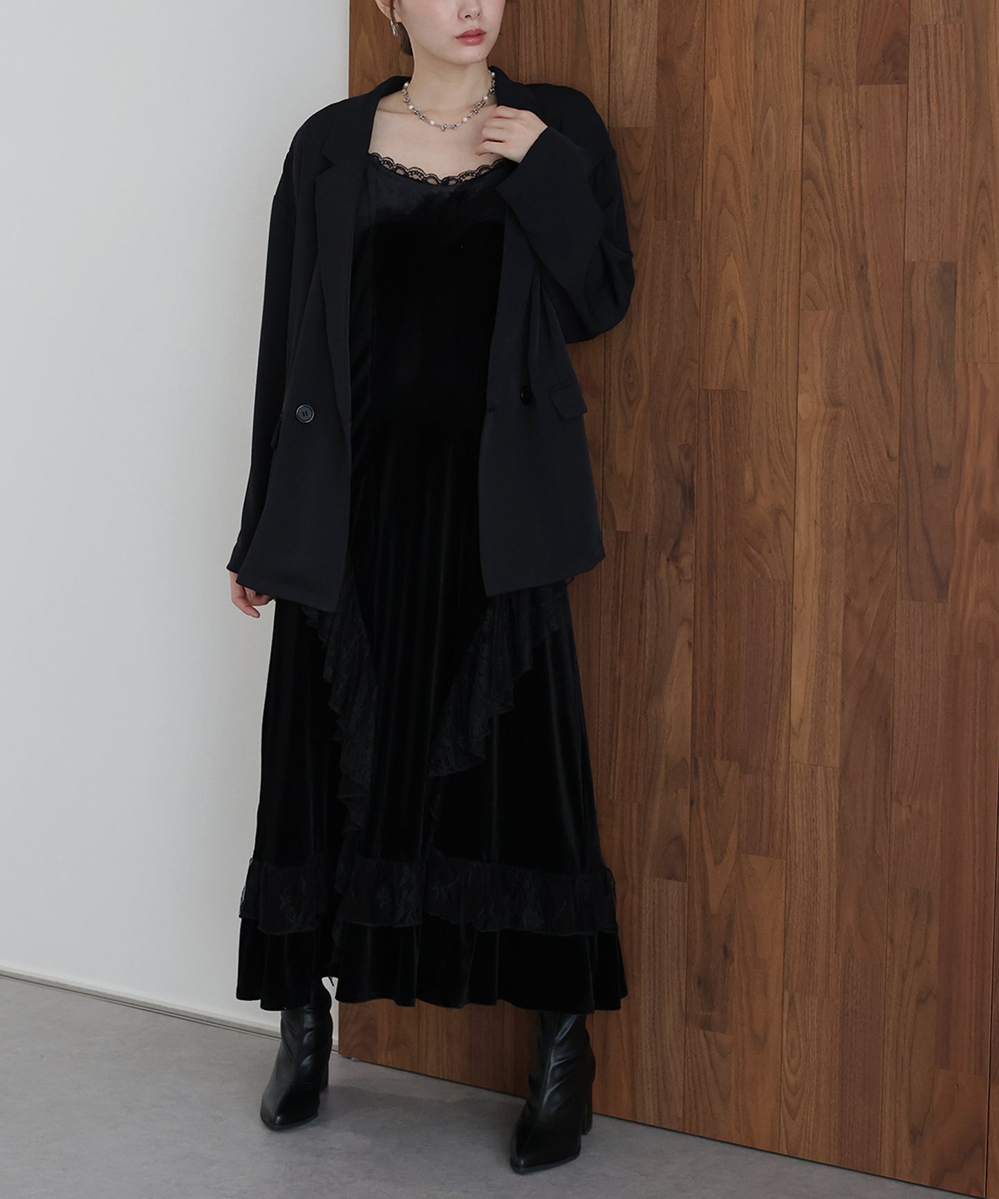 【早割5％OFF】《2サイズ展開》 ベロアキャミワンピース ＋ テーラードジャケット