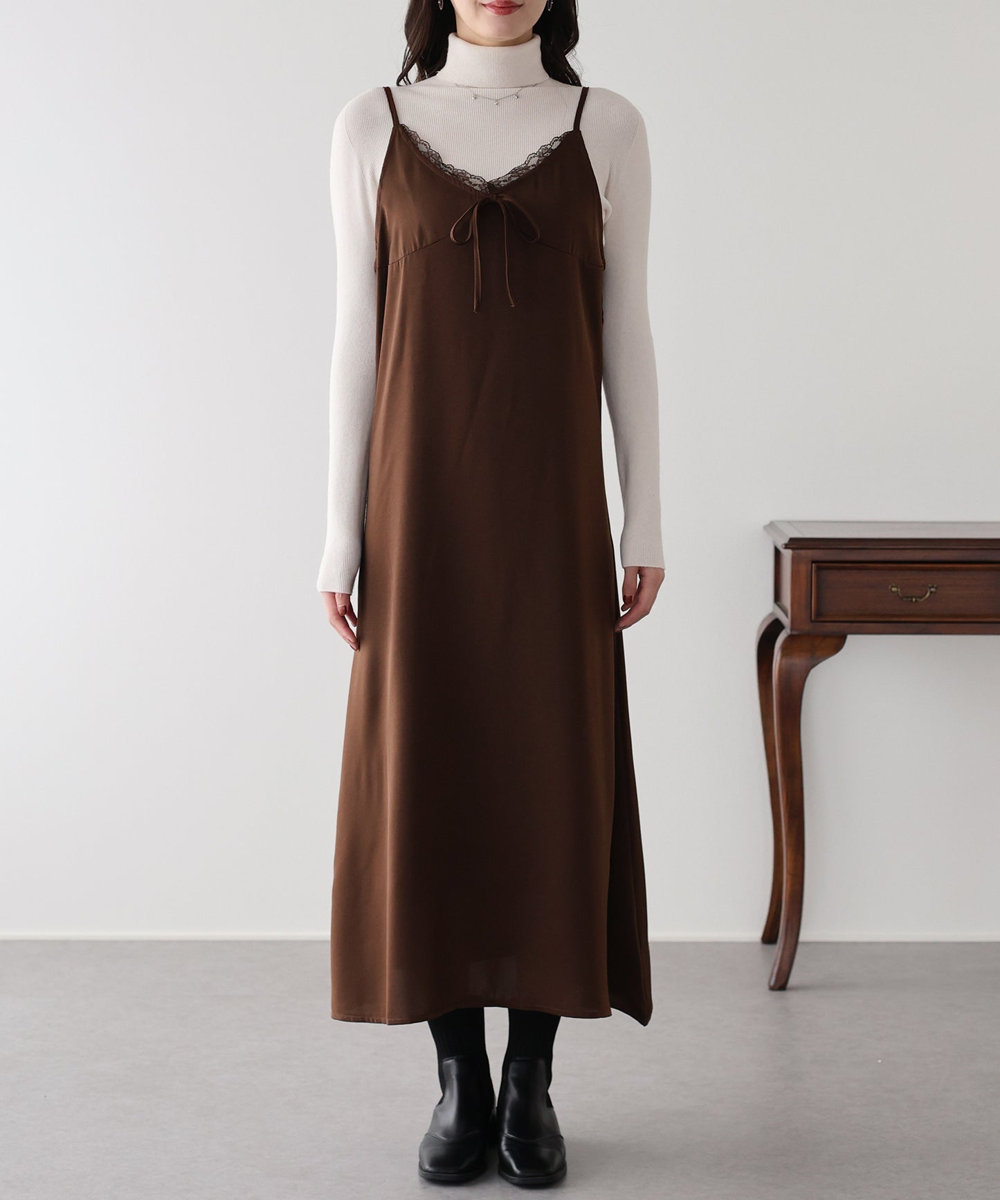 サテンレースキャミワンピース