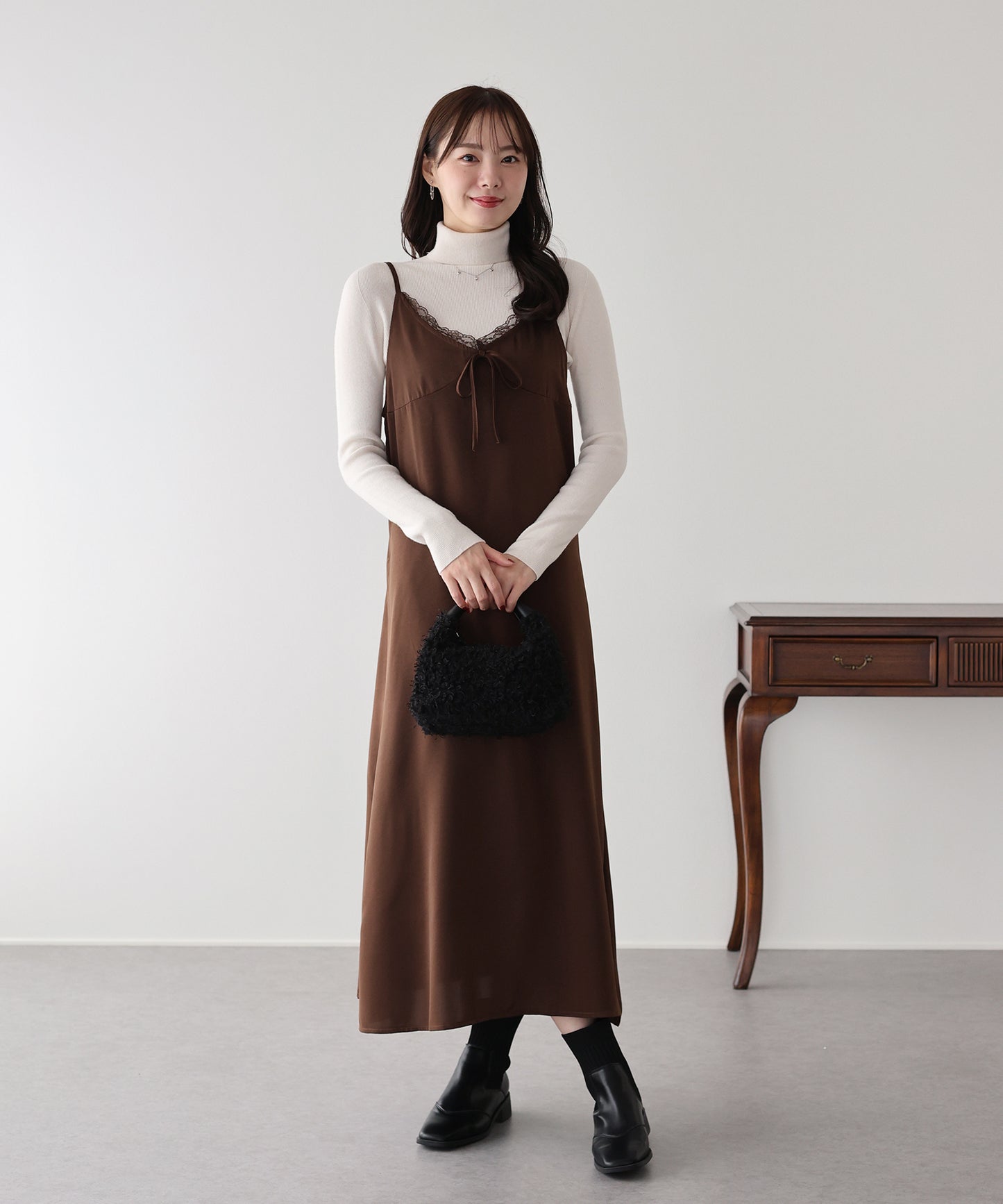 サテンレースキャミワンピース