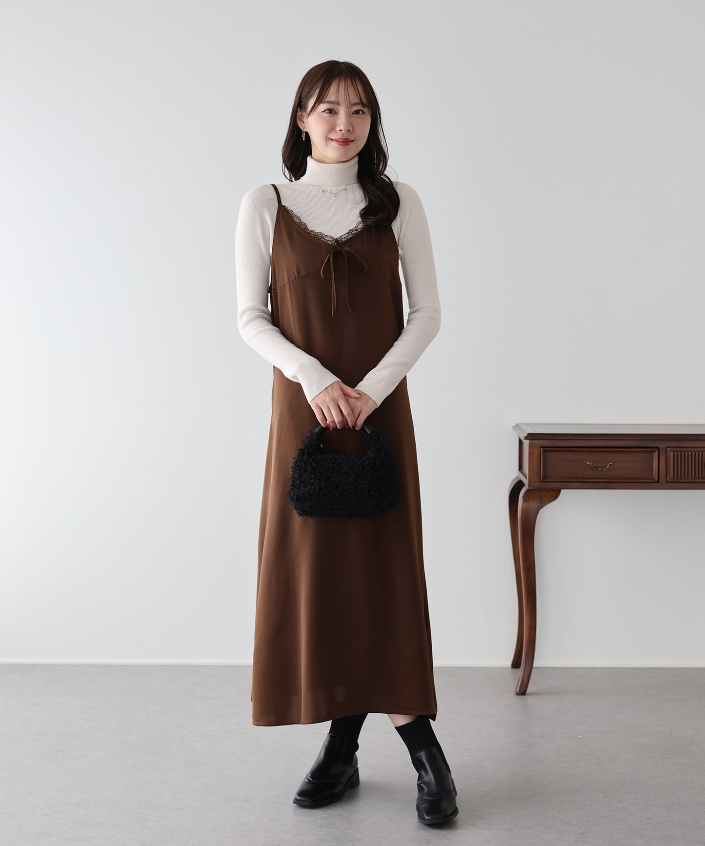 サテンレースキャミワンピース