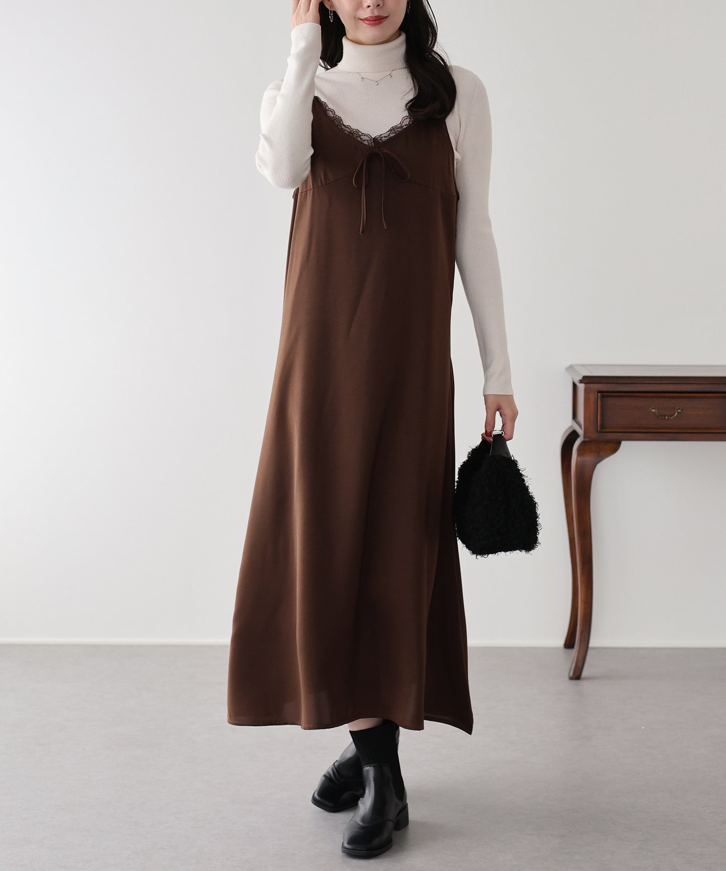 サテンレースキャミワンピース