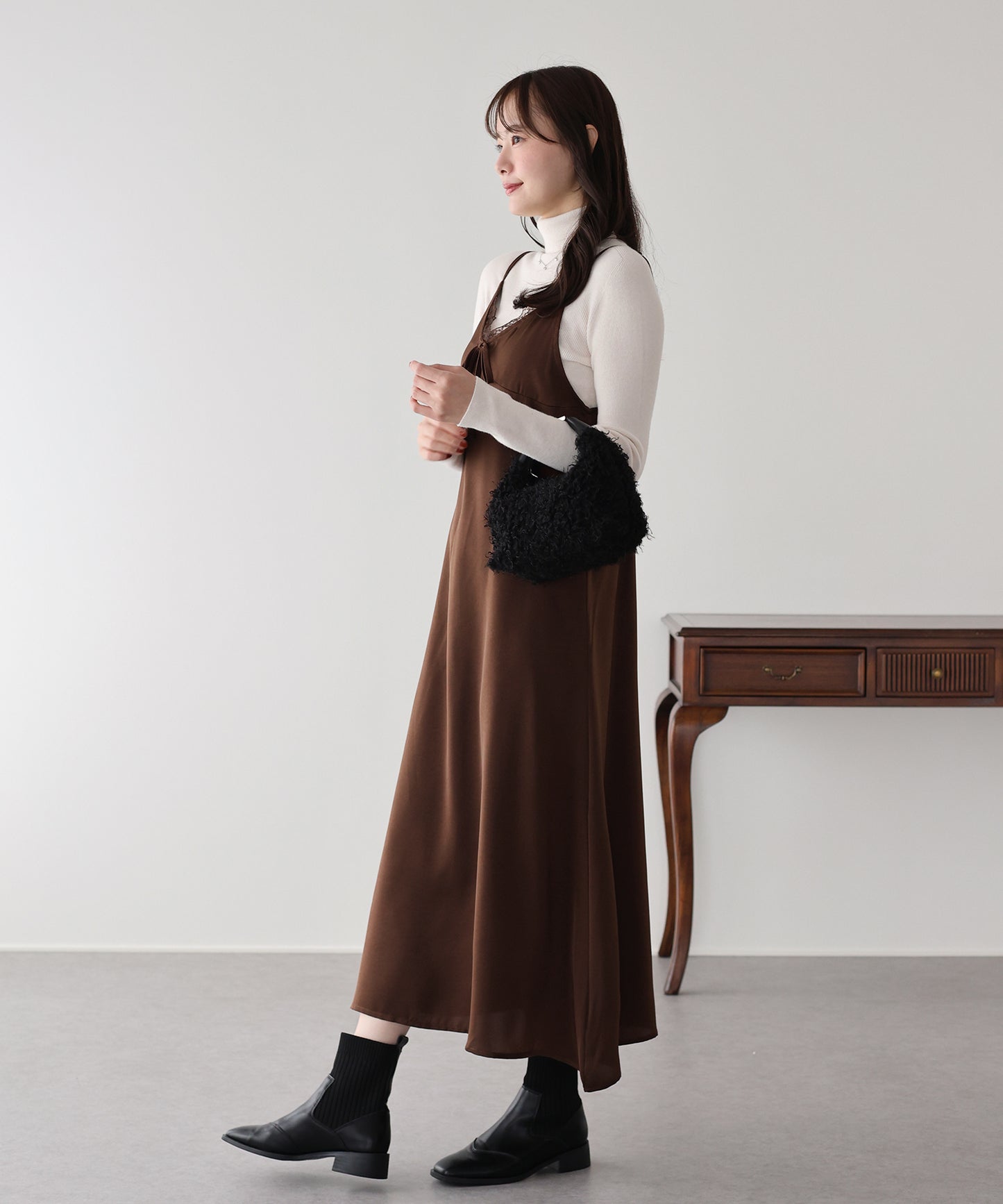 サテンレースキャミワンピース