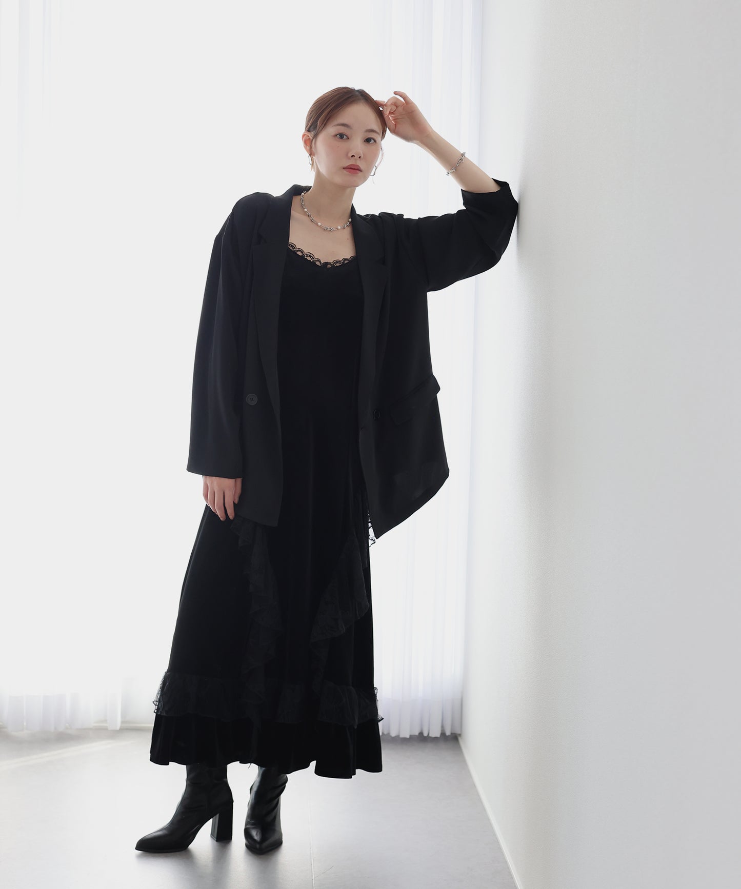 【早割5％OFF】《2サイズ展開》 ベロアキャミワンピース ＋ テーラードジャケット