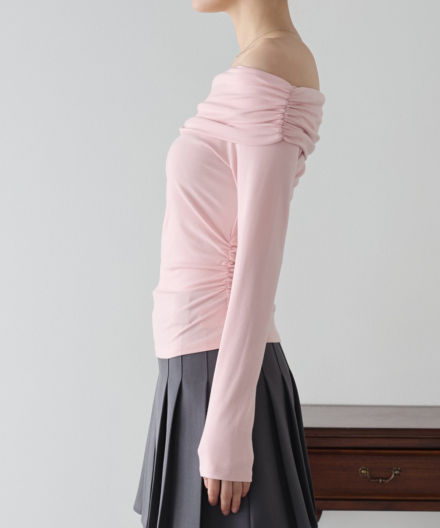 【早割5％OFF】ギャザーオフショルダーカットソー【ネコポス】