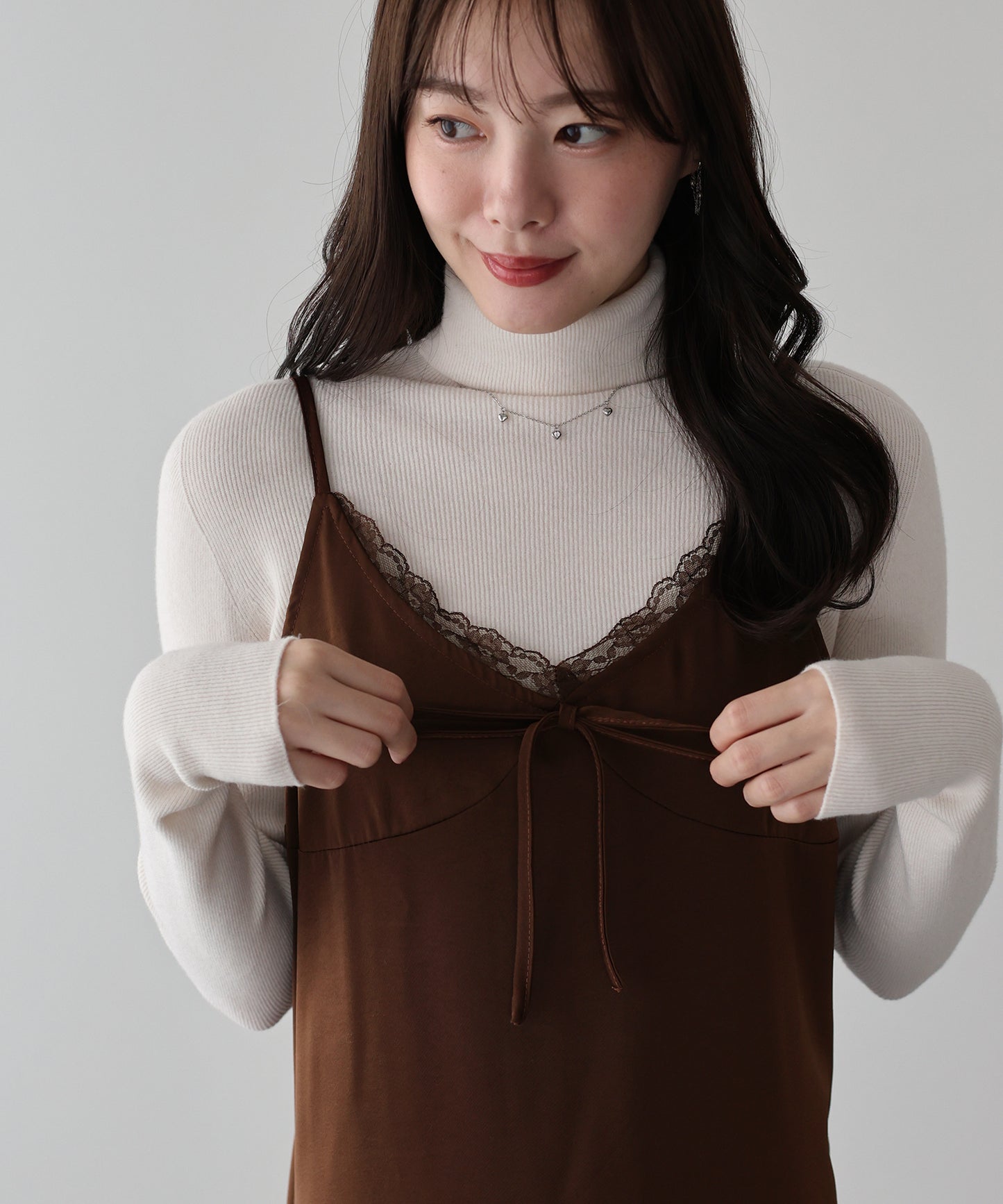 サテンレースキャミワンピース